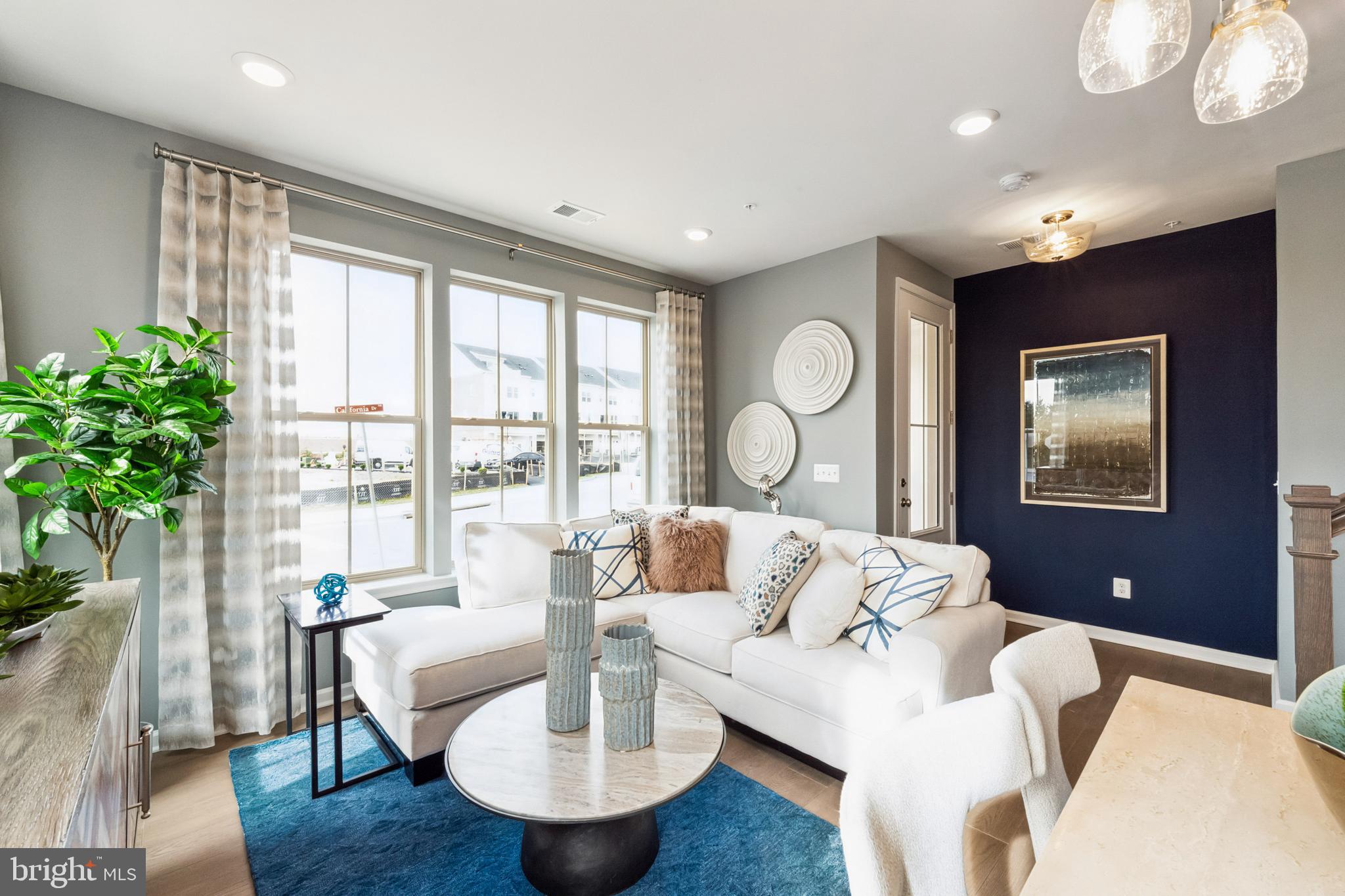 POTOMAC STATION MARKETPLACE - Residential