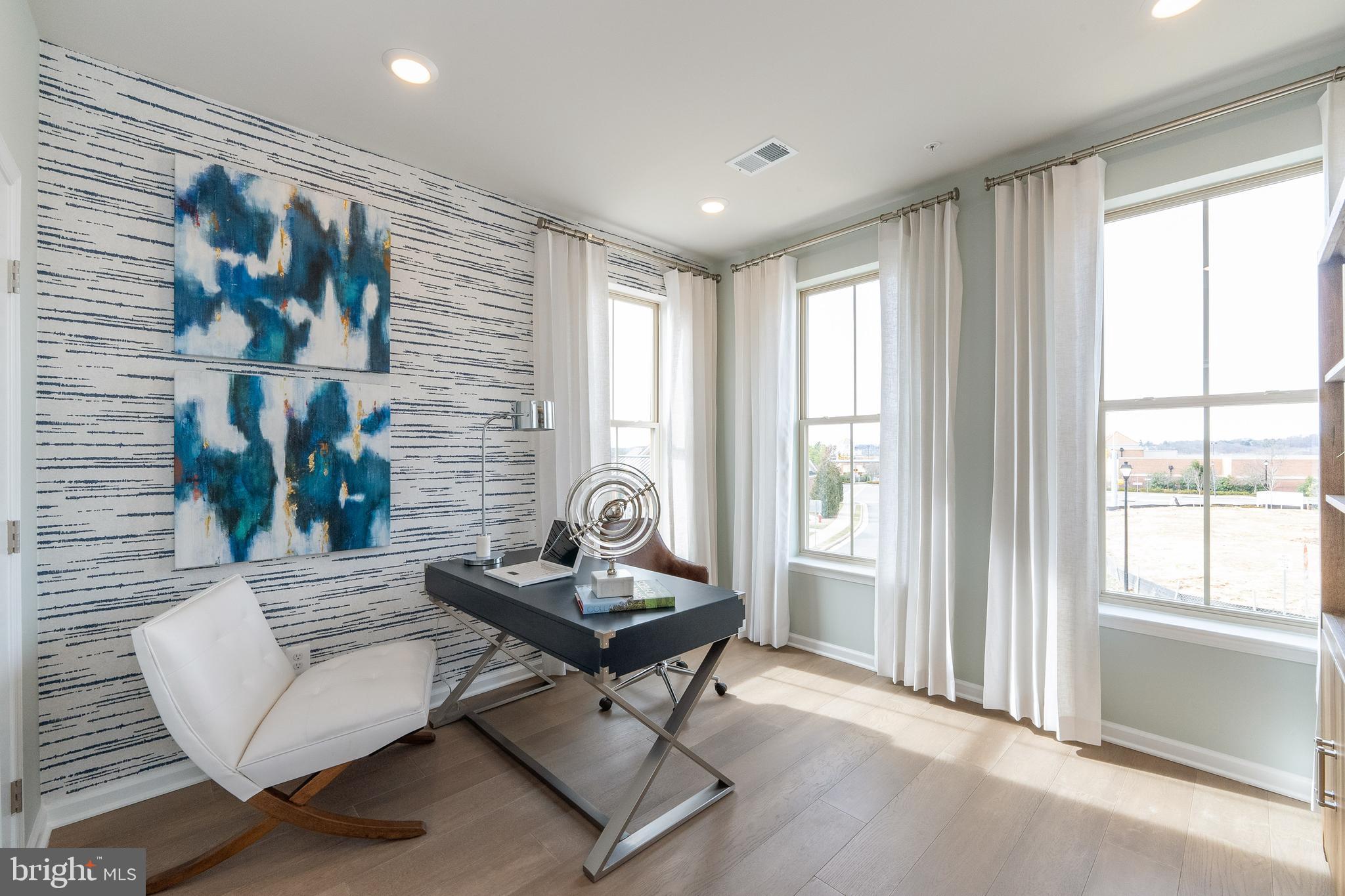 POTOMAC STATION MARKETPLACE - Residential