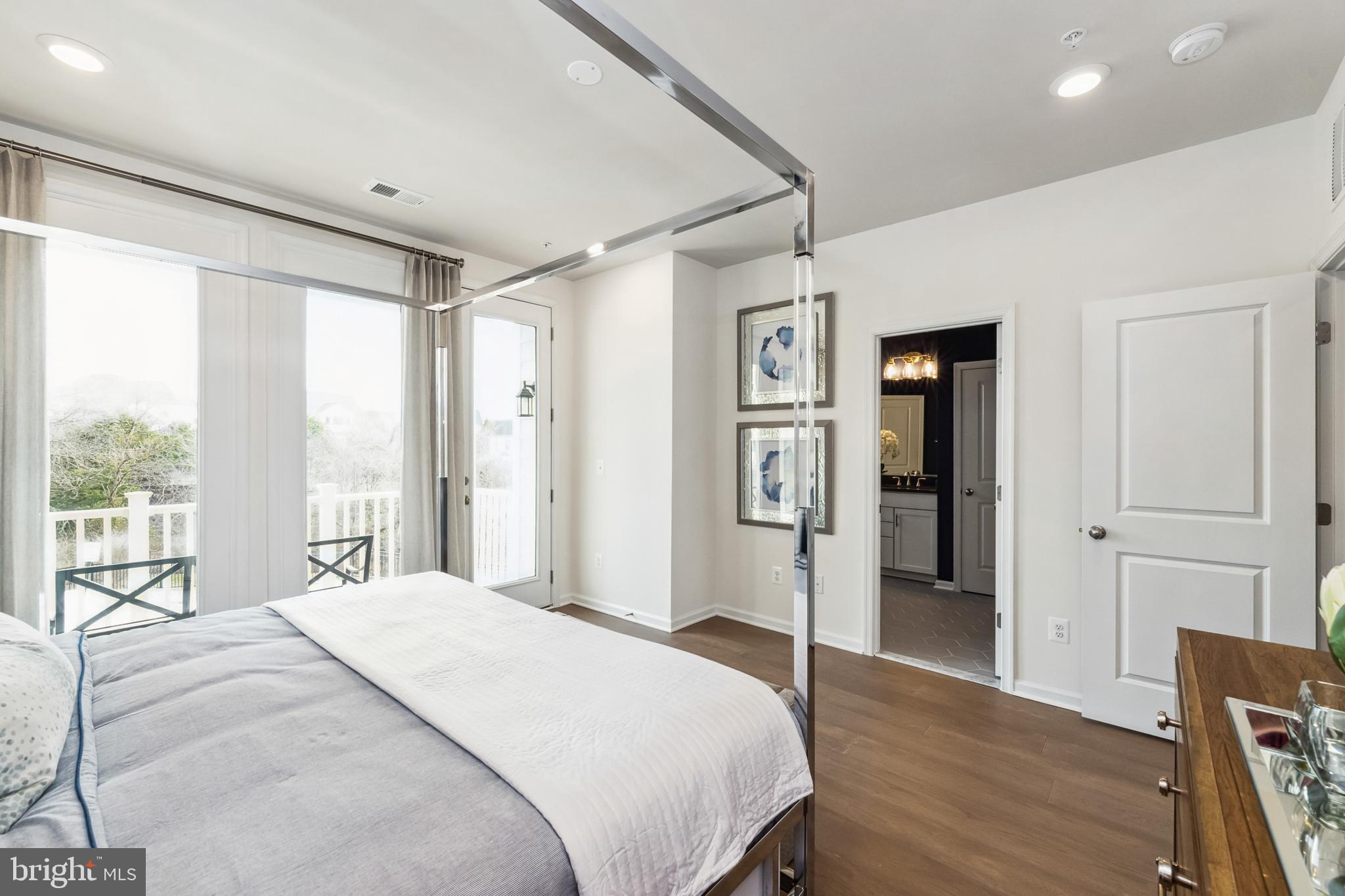 POTOMAC STATION MARKETPLACE - Residential