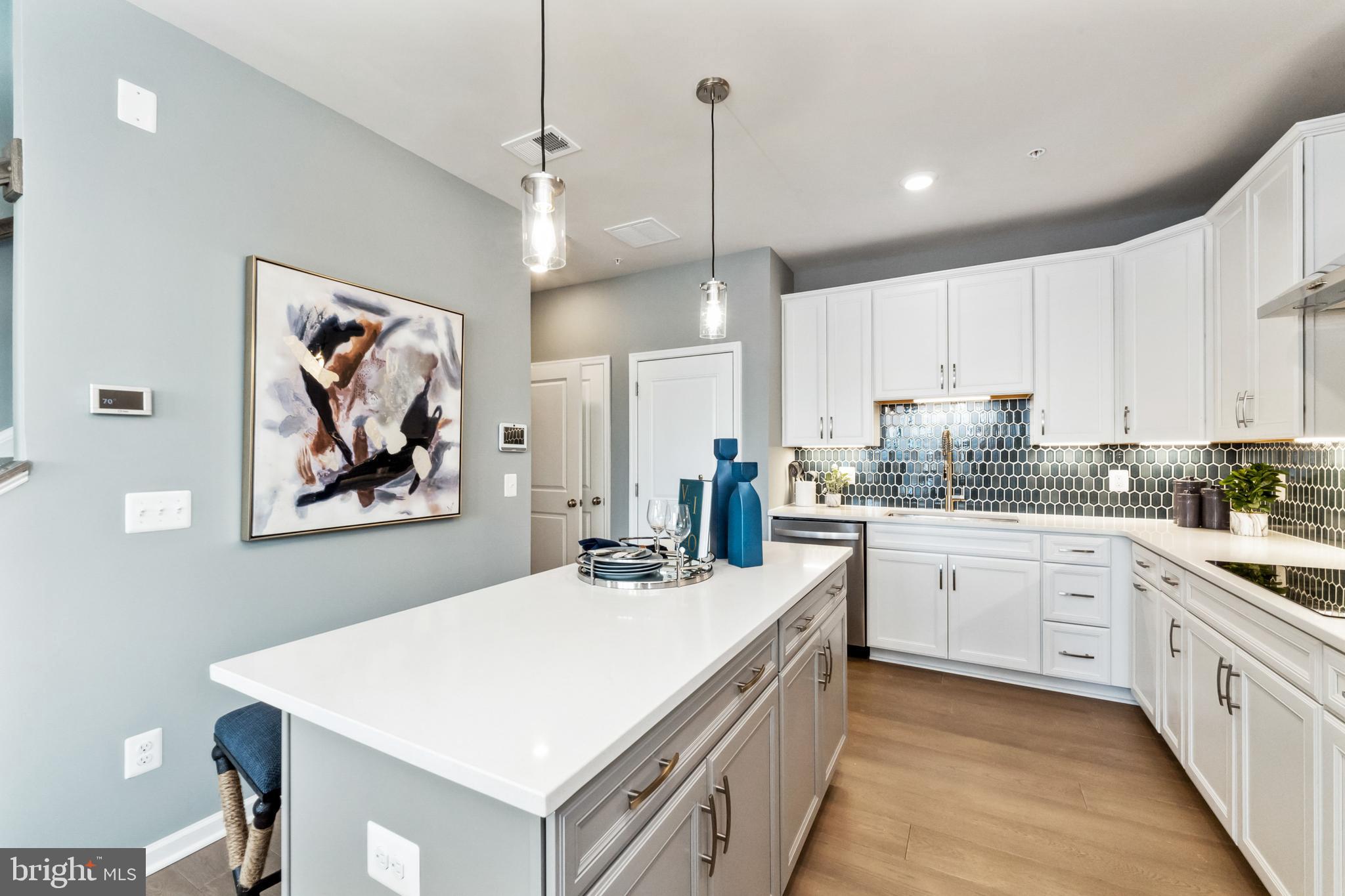 POTOMAC STATION MARKETPLACE - Residential