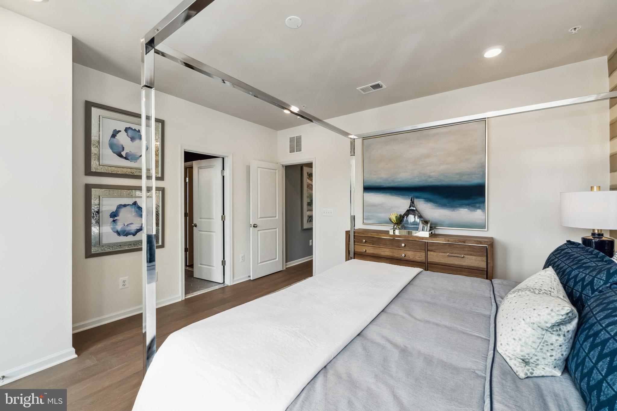 POTOMAC STATION MARKETPLACE - Residential