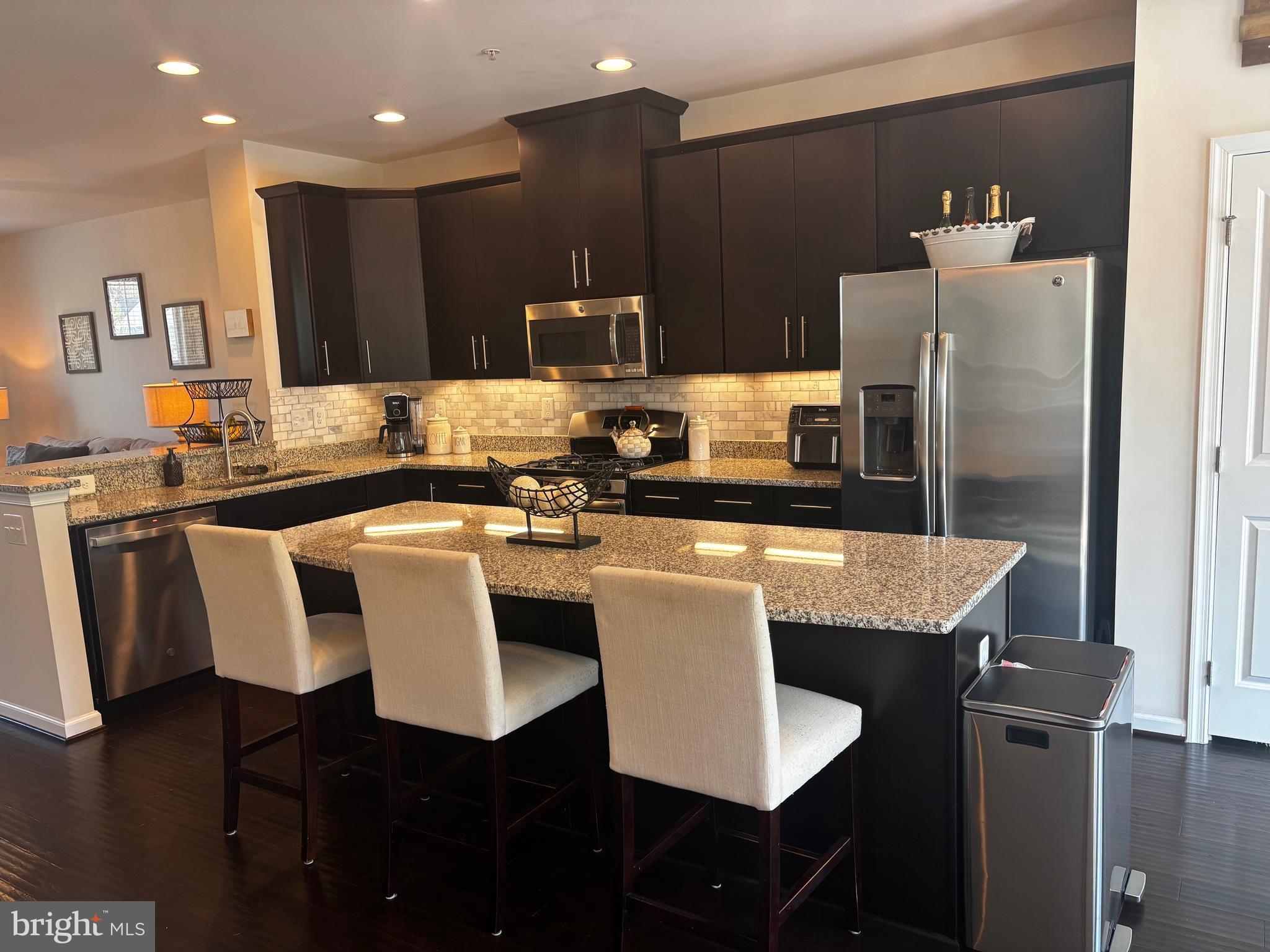 8121 HICKORY HOLLOW DRIVE