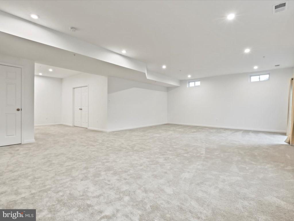 BRUNSWICK CROSSING - Residential Lease