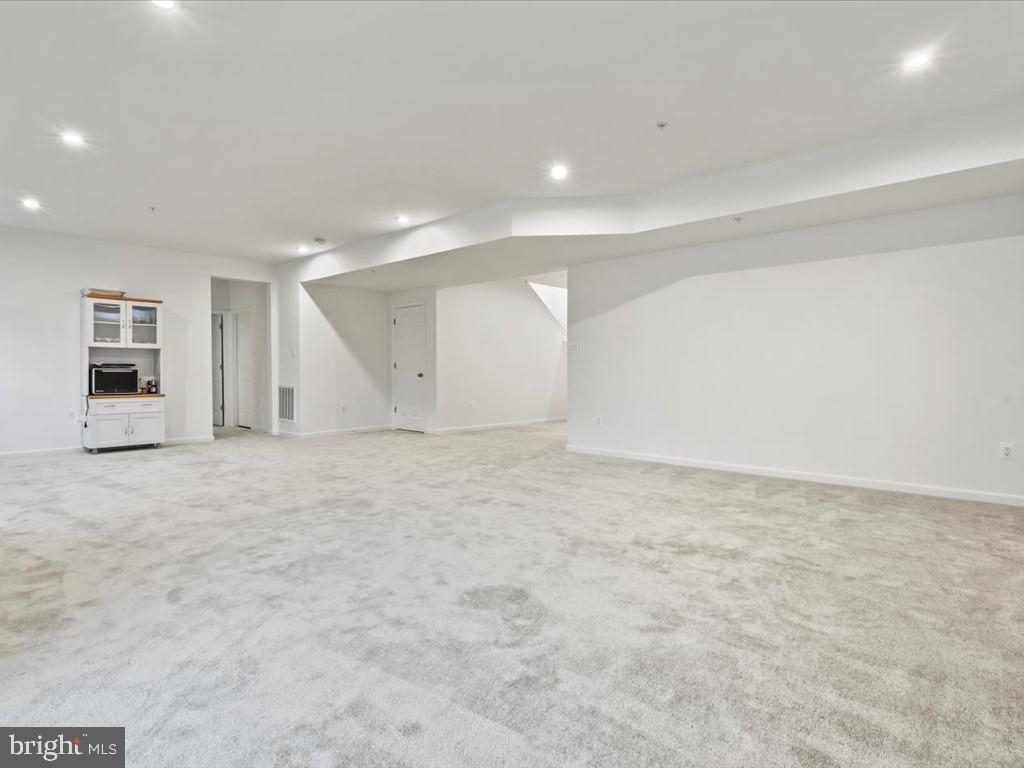 BRUNSWICK CROSSING - Residential Lease