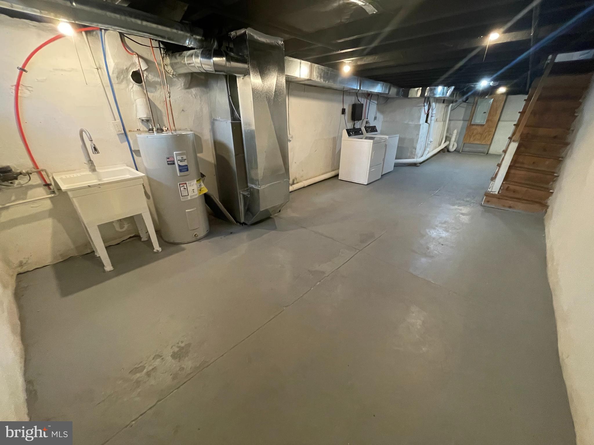 KENSINGTON - Residential Lease