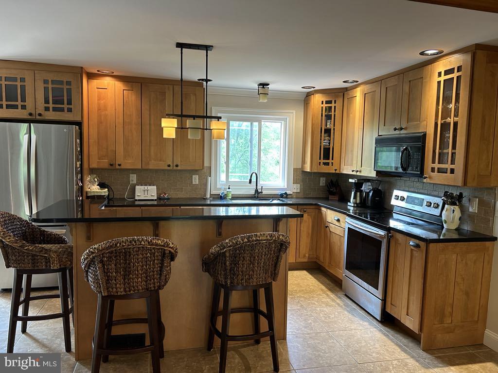 975 WIND SONG ROAD