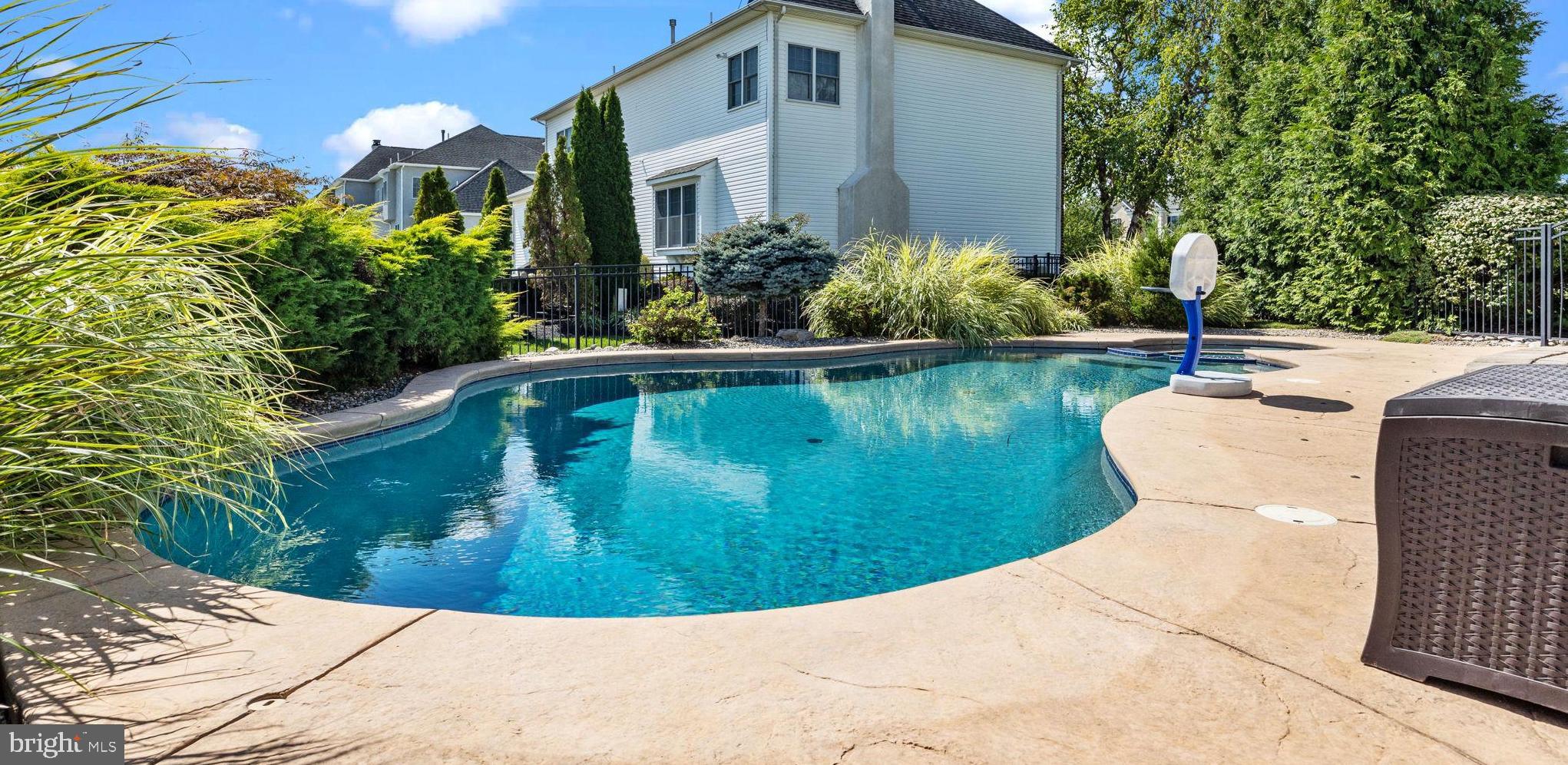 NORTHAMPTON HUNT - Residential