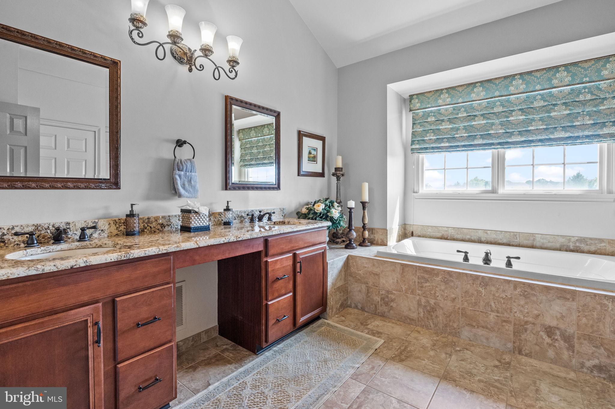 NORTHAMPTON HUNT - Residential