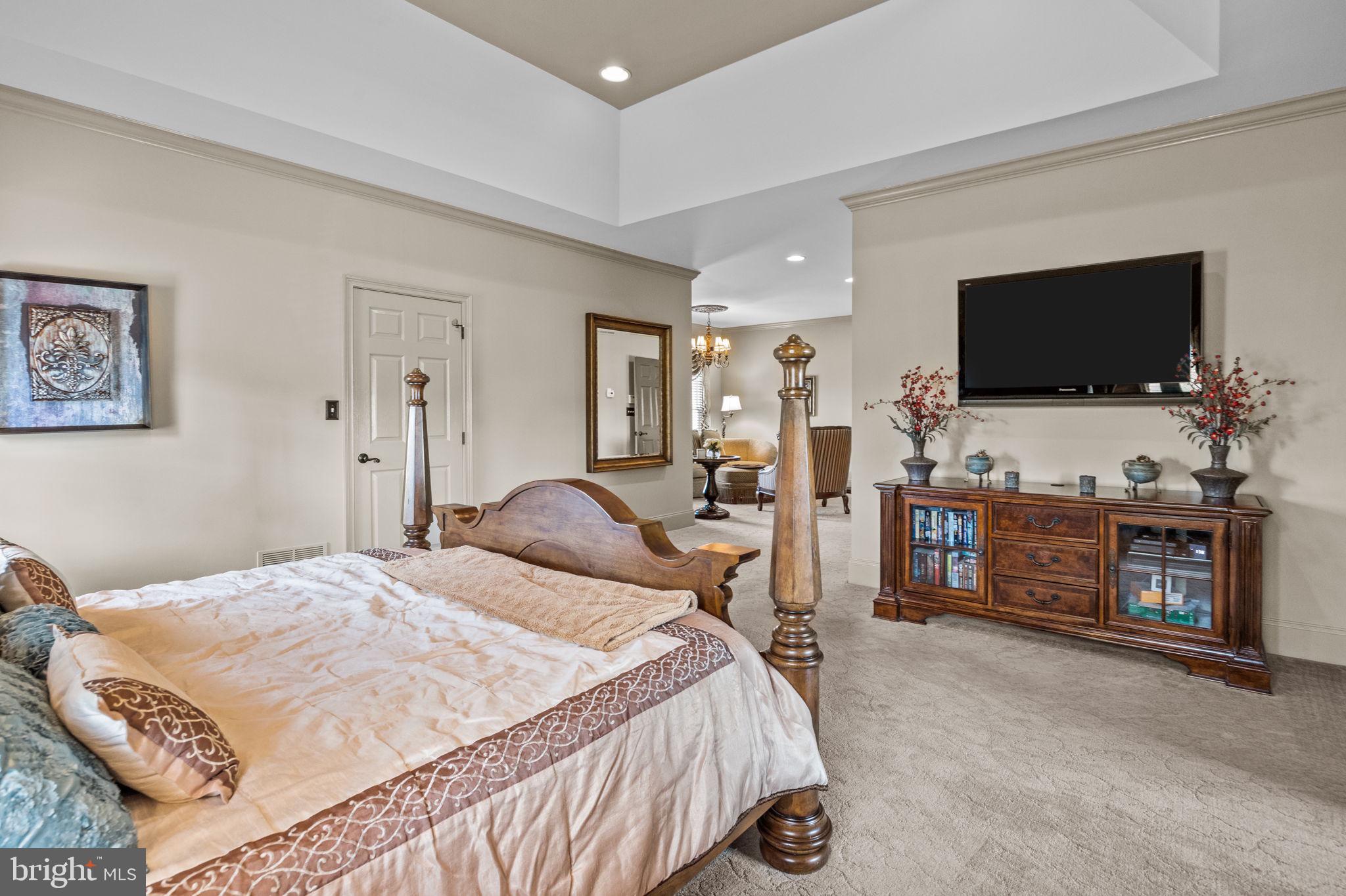 NORTHAMPTON HUNT - Residential