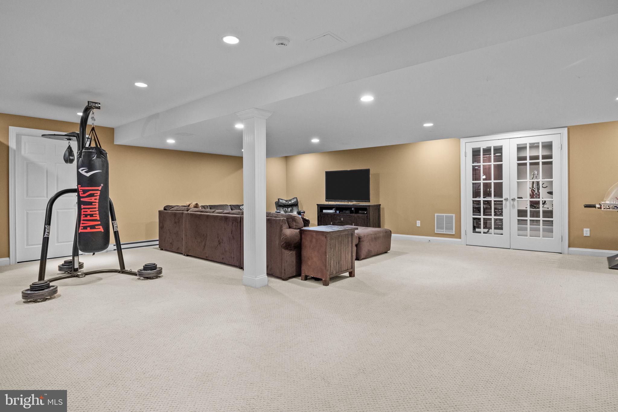 NORTHAMPTON HUNT - Residential