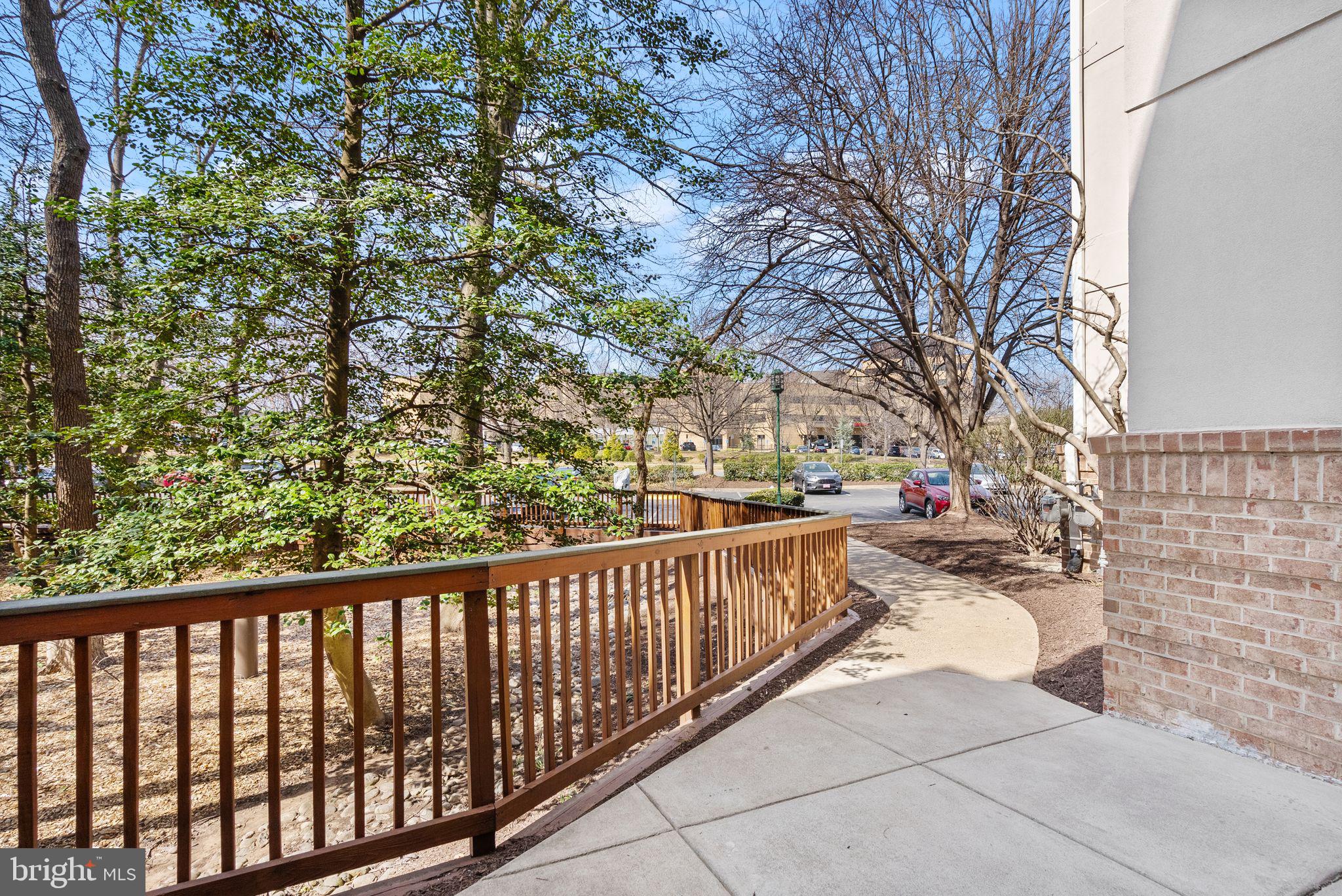 OAK PARK CONDO - Residential