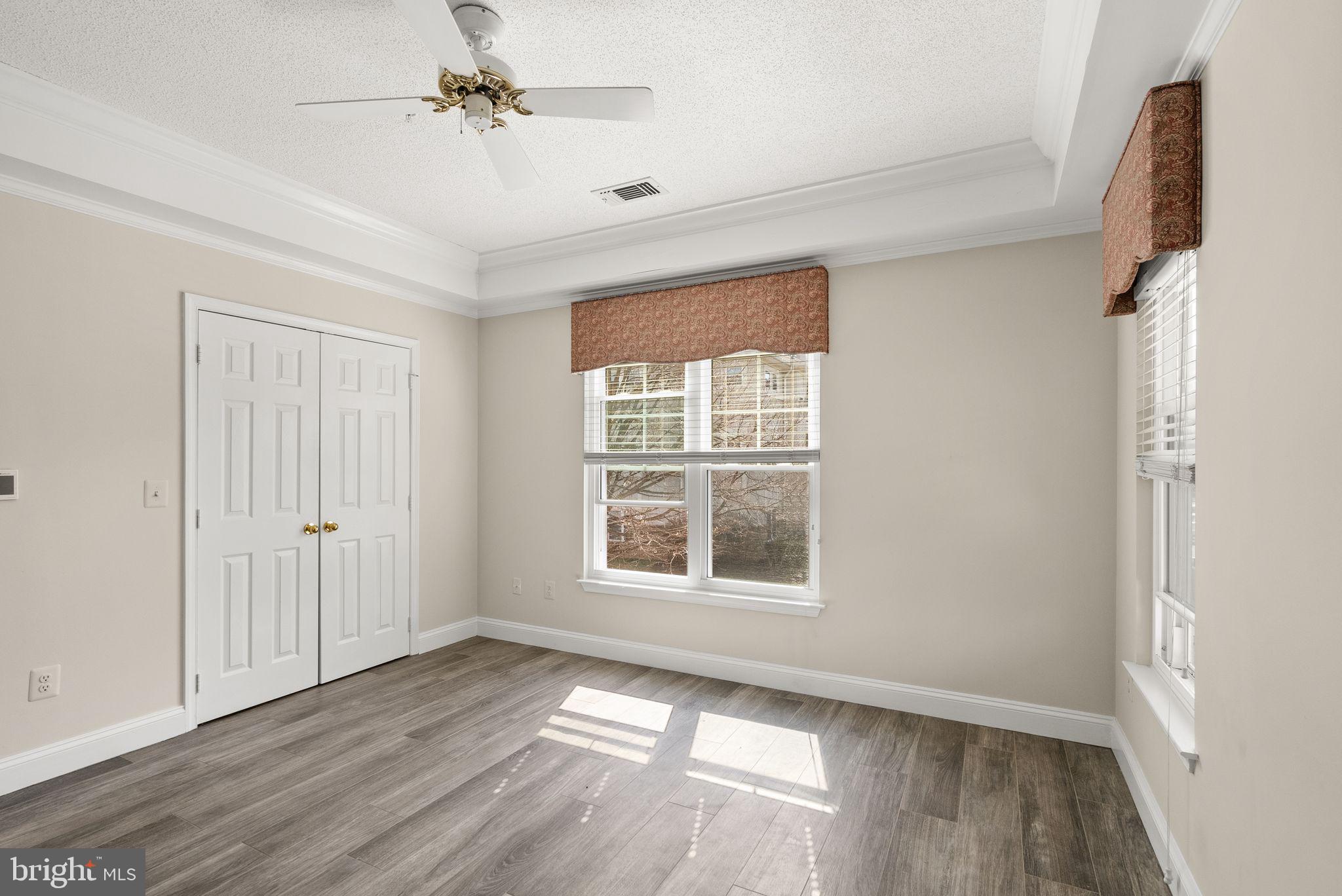 OAK PARK CONDO - Residential