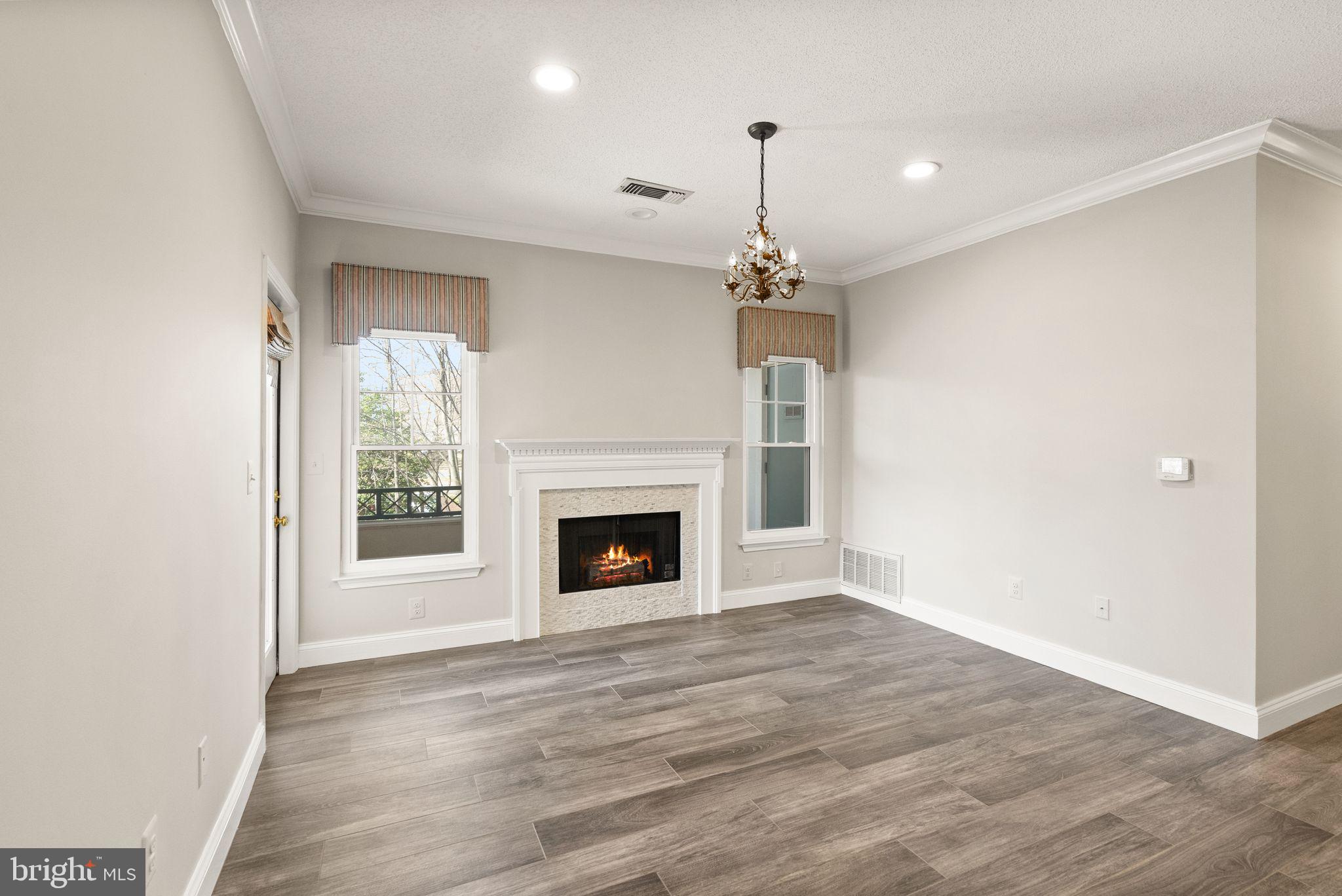 OAK PARK CONDO - Residential