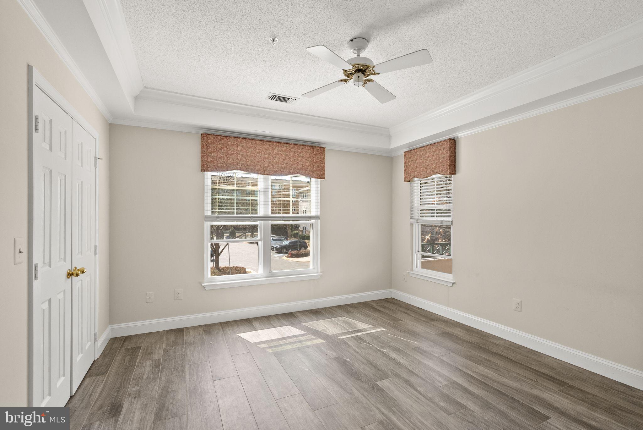 OAK PARK CONDO - Residential