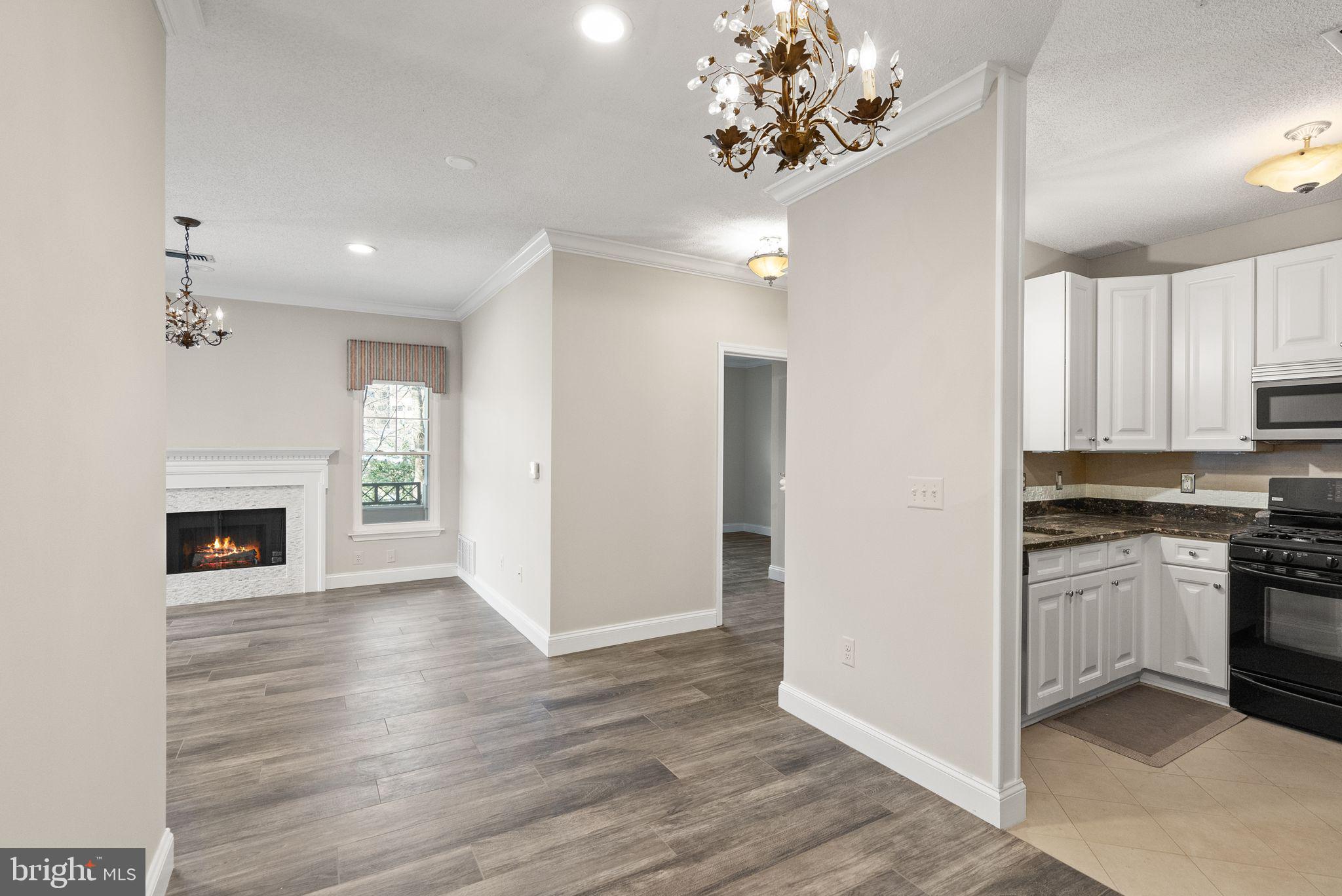 OAK PARK CONDO - Residential