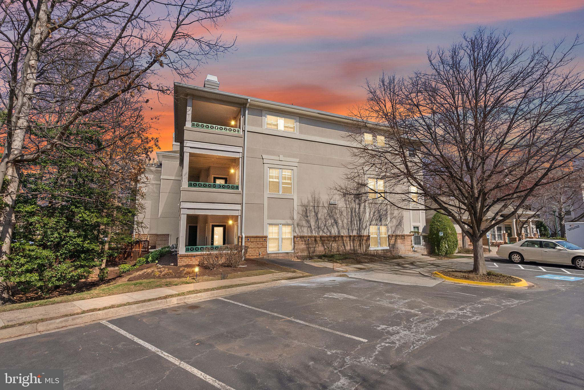 OAK PARK CONDO - Residential