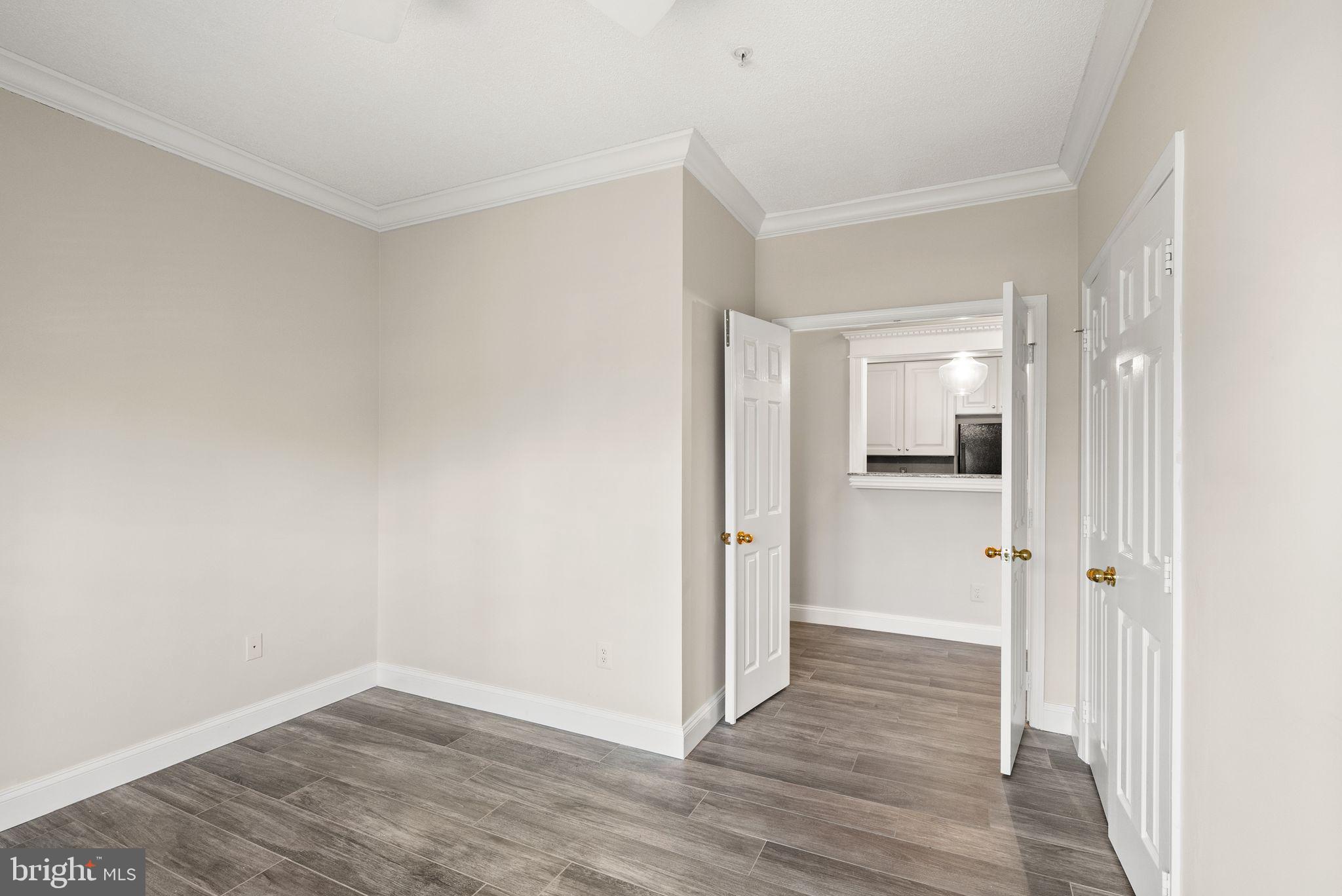 OAK PARK CONDO - Residential