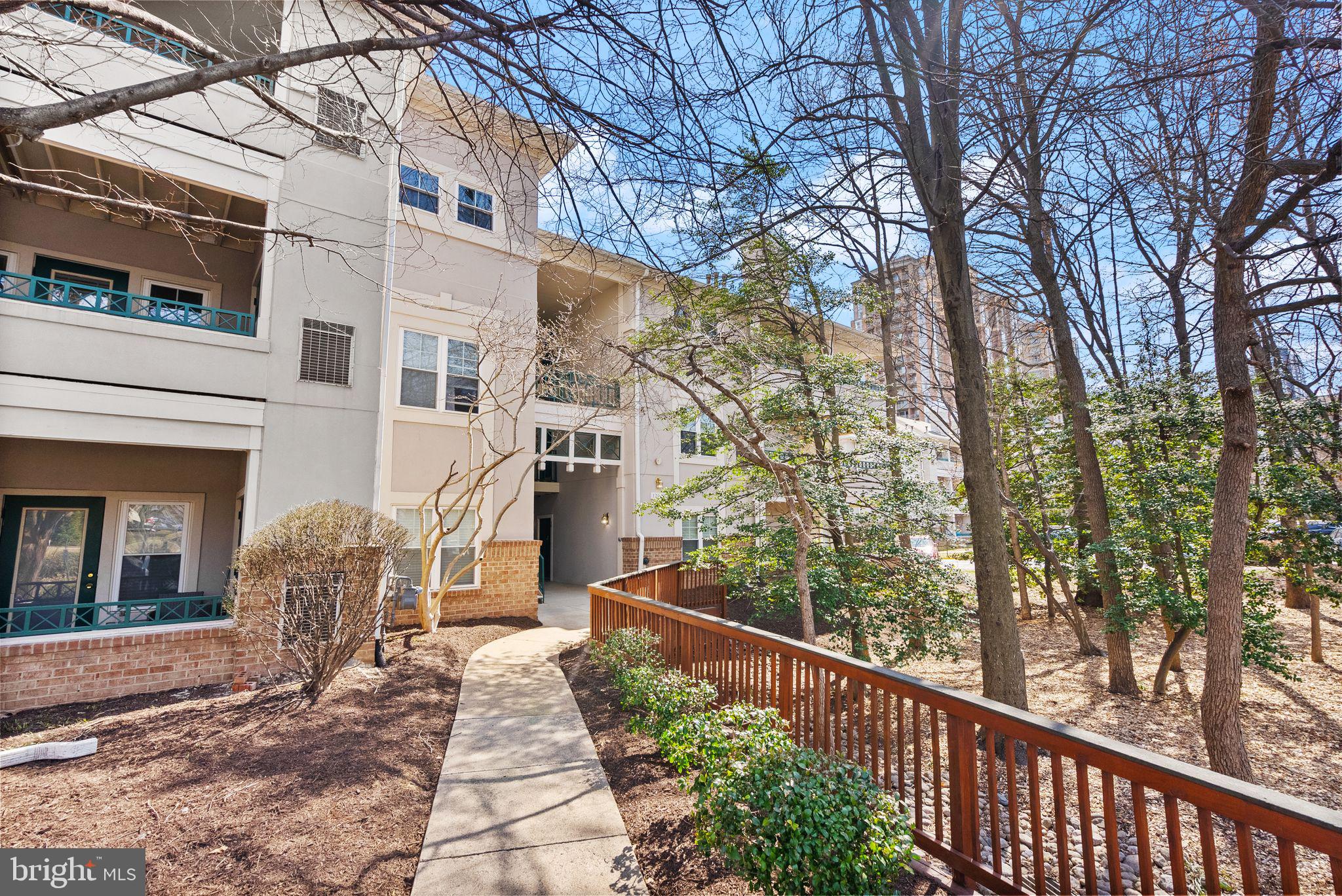 OAK PARK CONDO - Residential