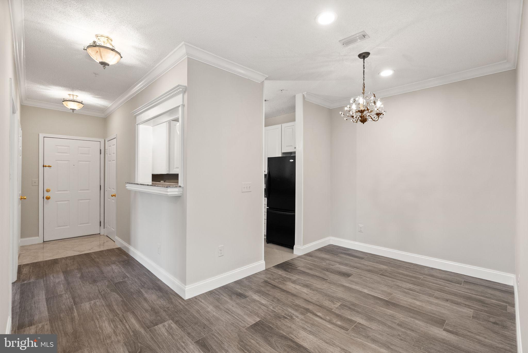 OAK PARK CONDO - Residential