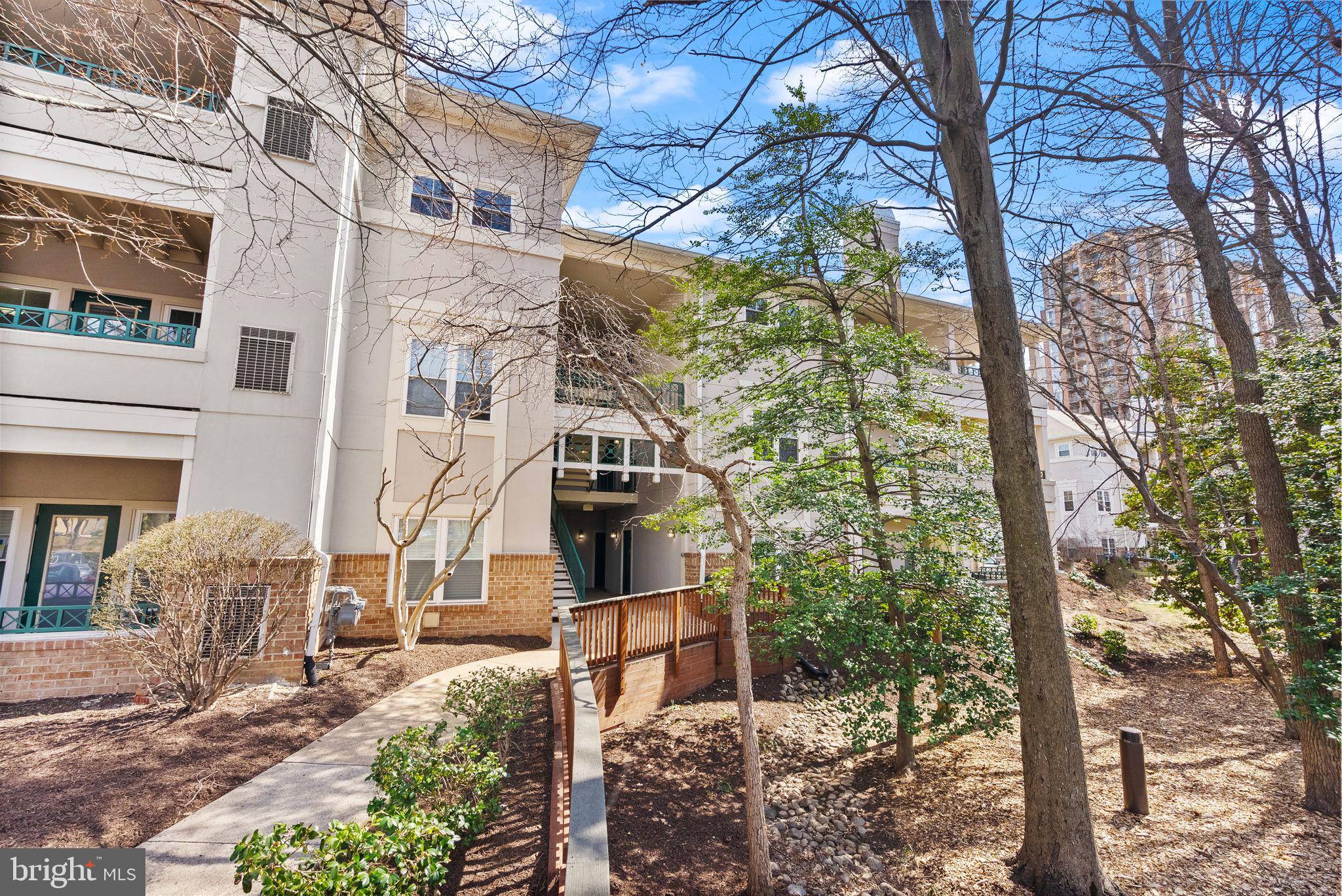 OAK PARK CONDO - Residential