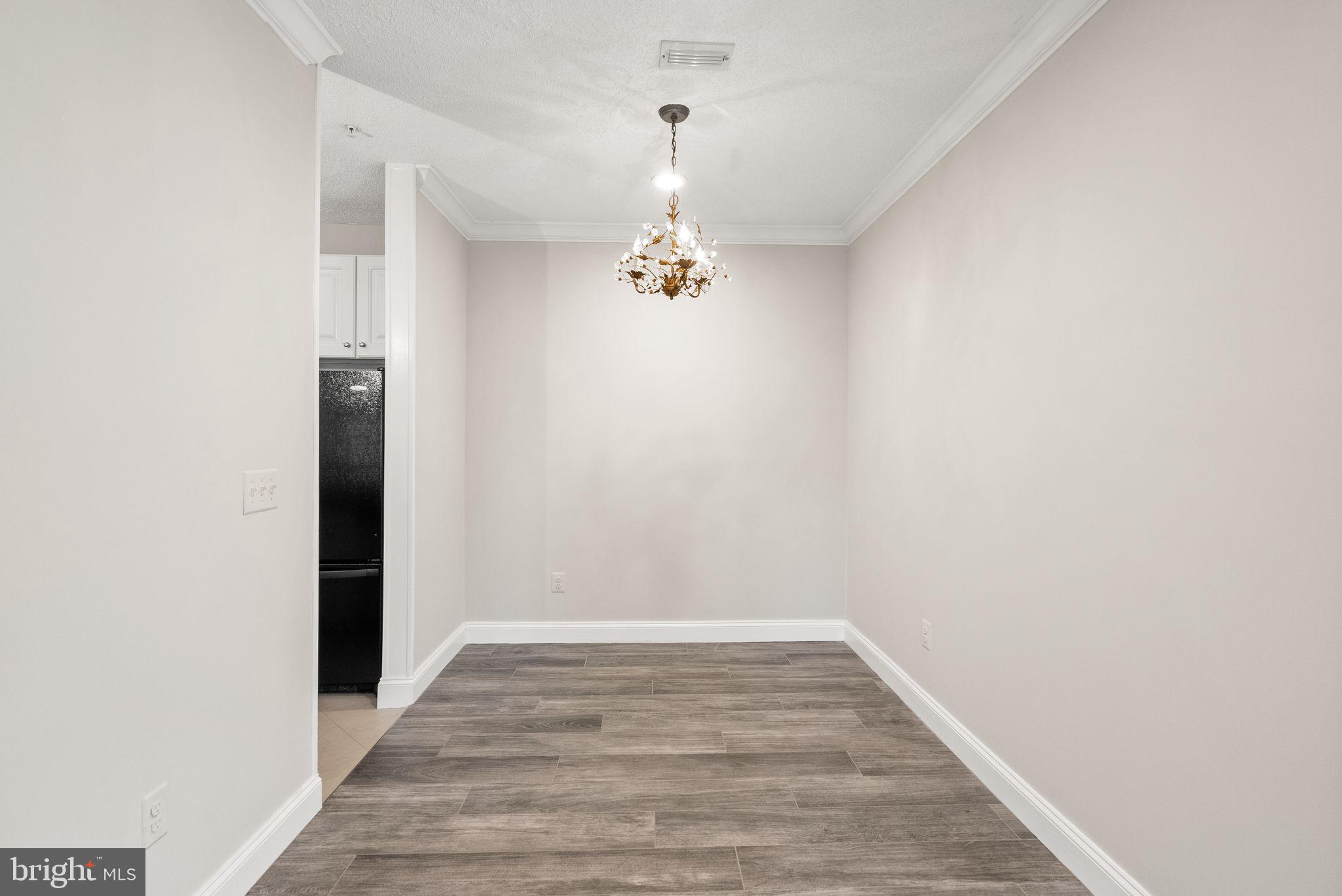 OAK PARK CONDO - Residential