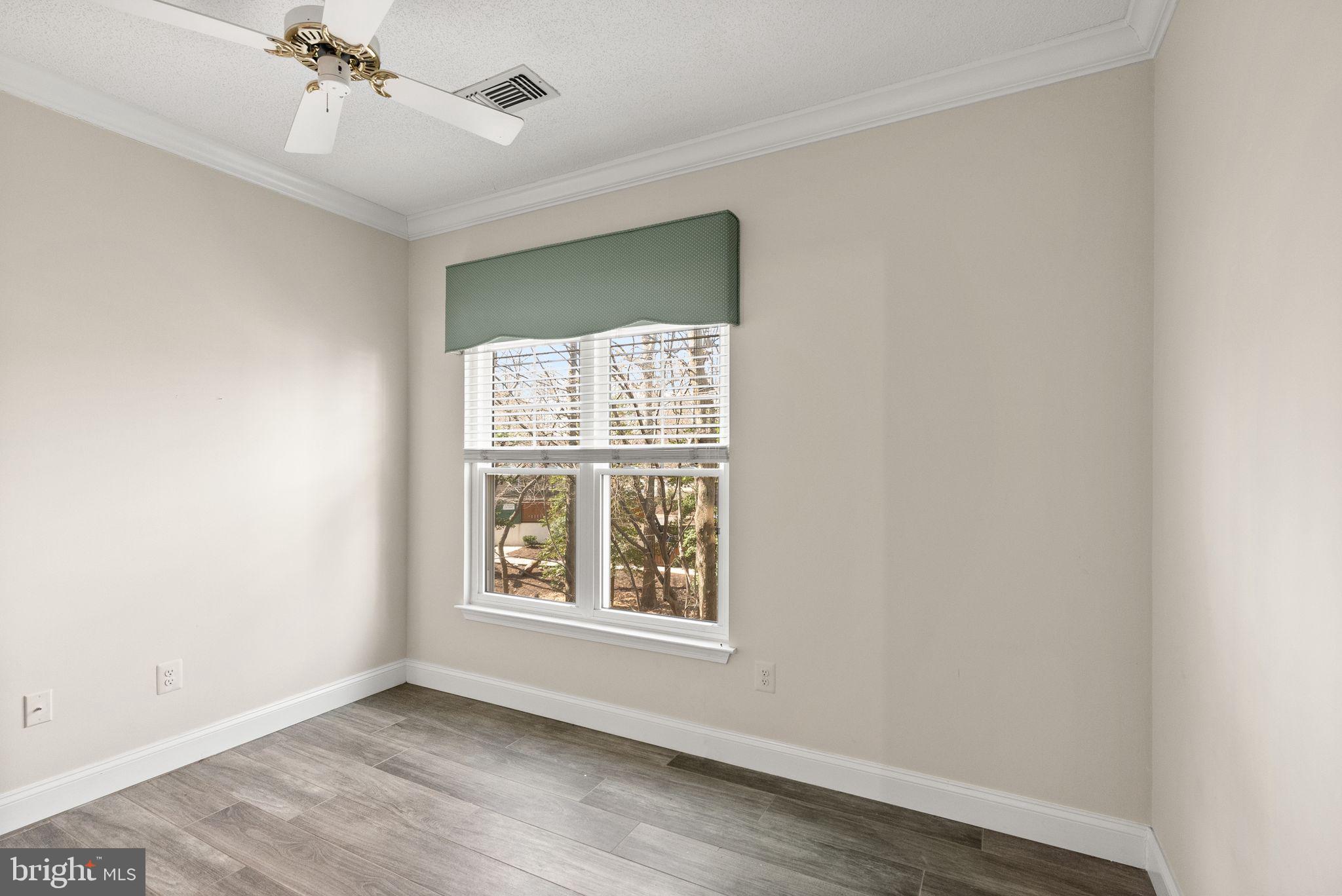 OAK PARK CONDO - Residential