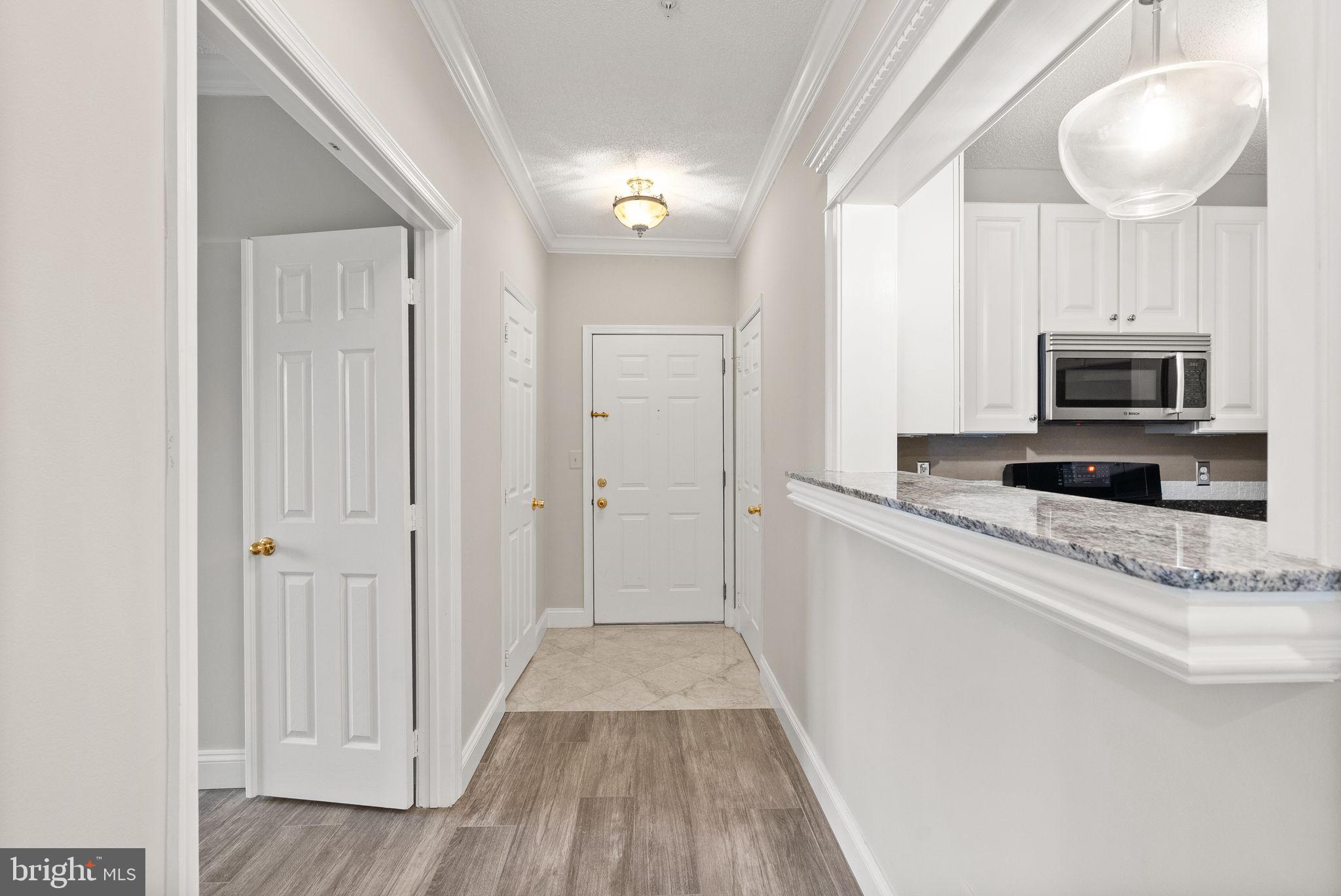 OAK PARK CONDO - Residential