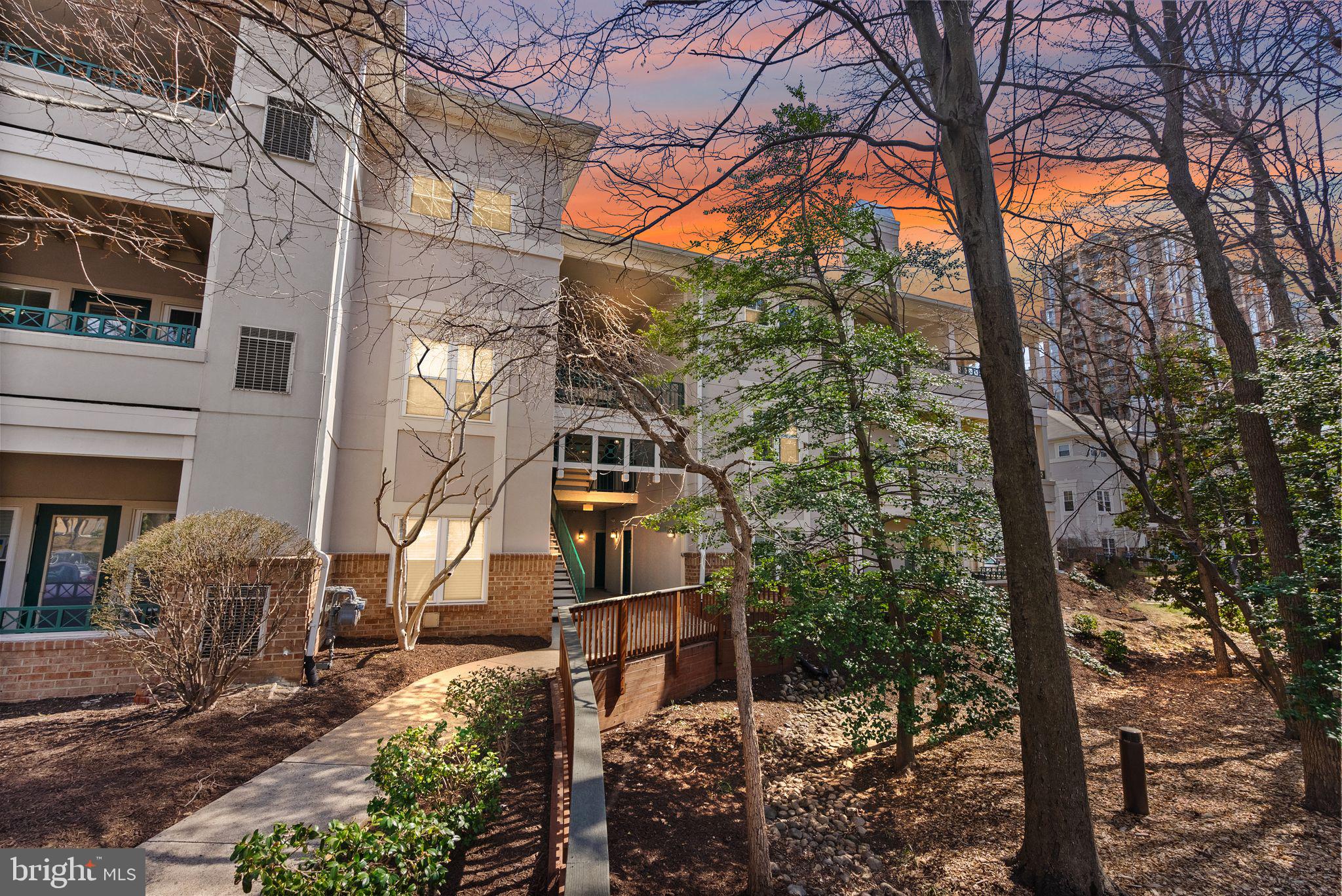 OAK PARK CONDO - Residential