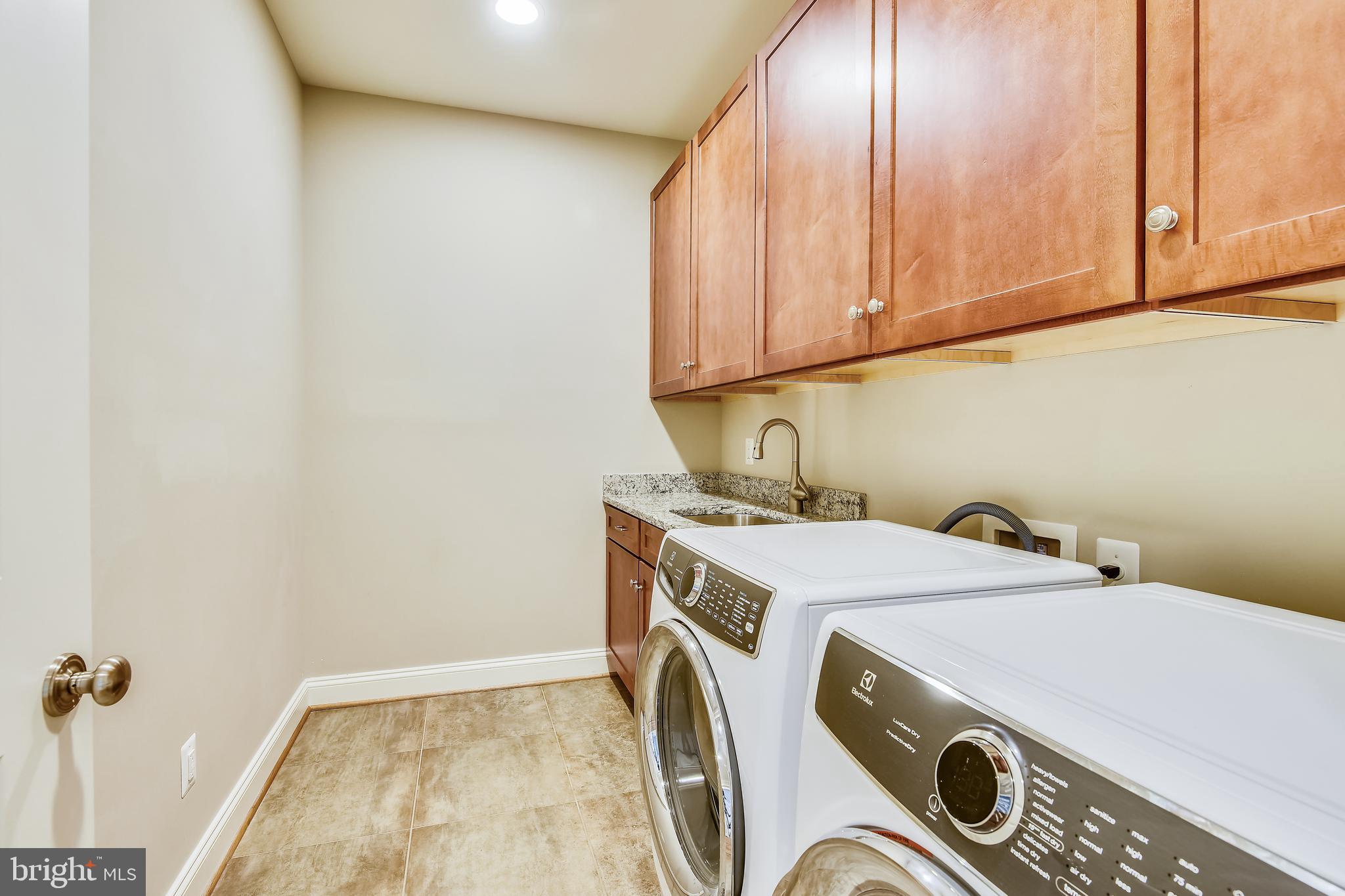 VIENNA WOODS - Residential