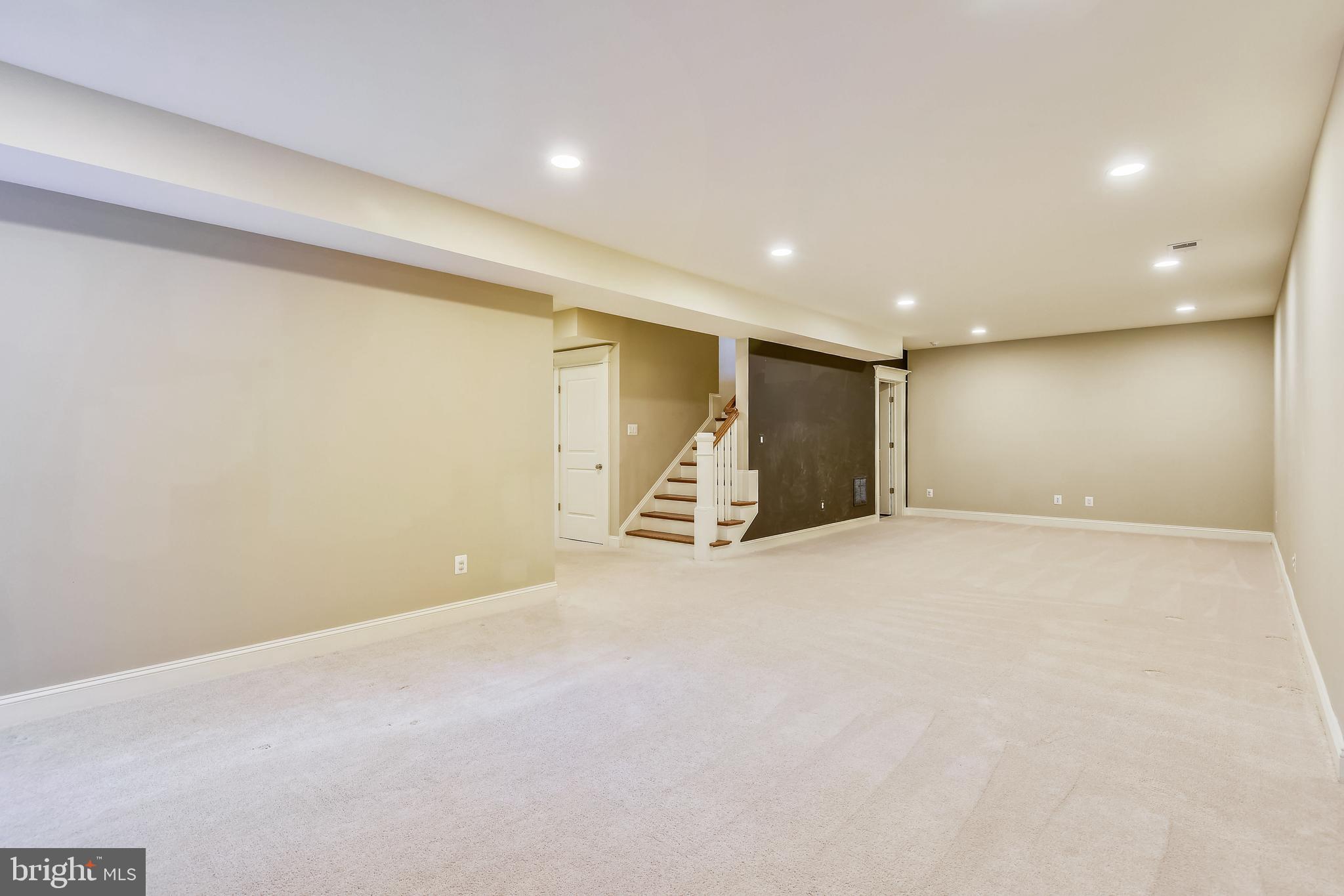 VIENNA WOODS - Residential