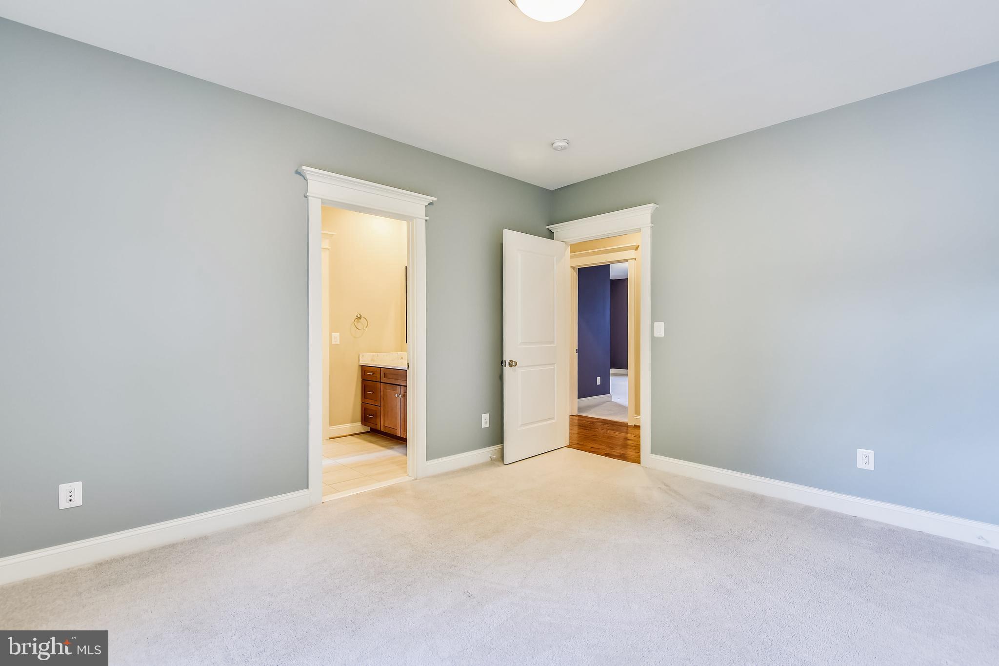 VIENNA WOODS - Residential