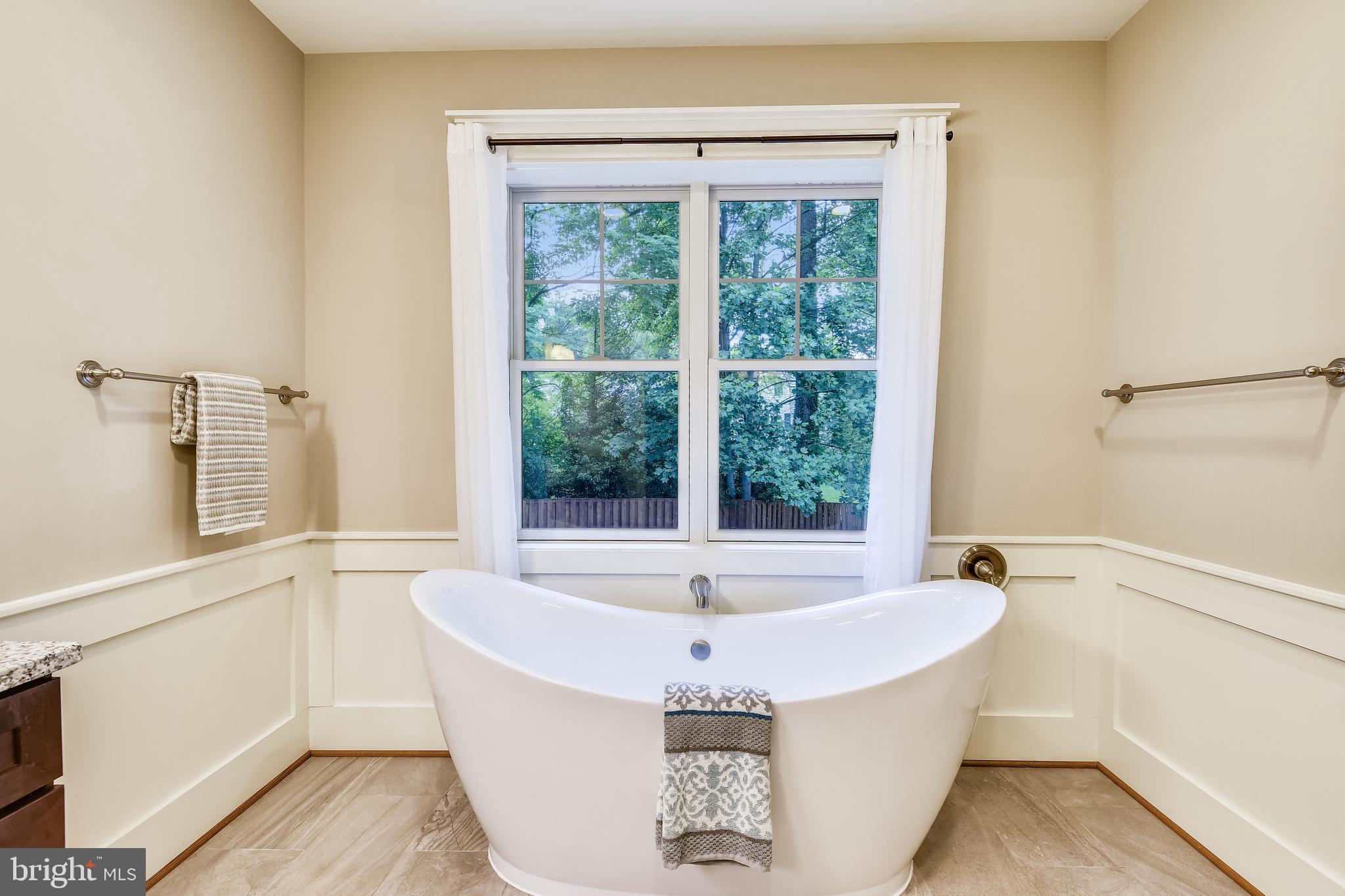 VIENNA WOODS - Residential