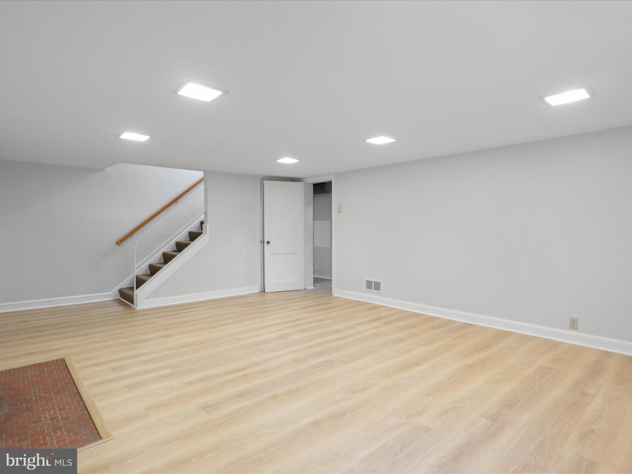 LEEWAY HEIGHTS - Residential