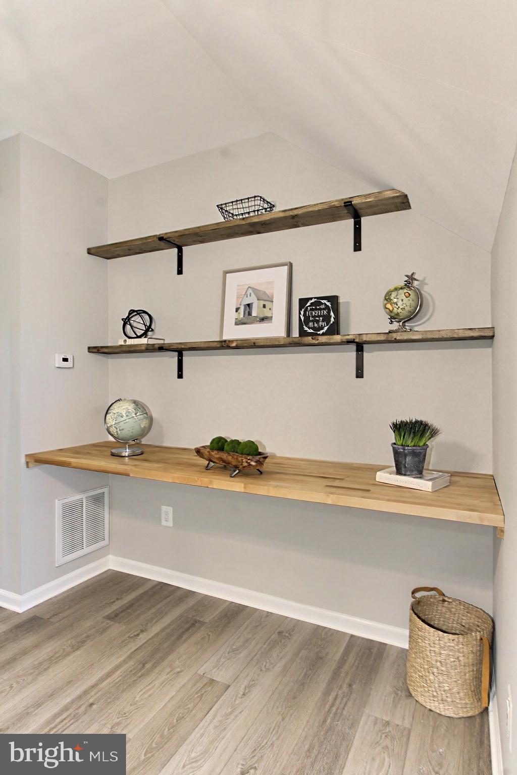 AMBER SPRING CONDOMINIUMS - Residential