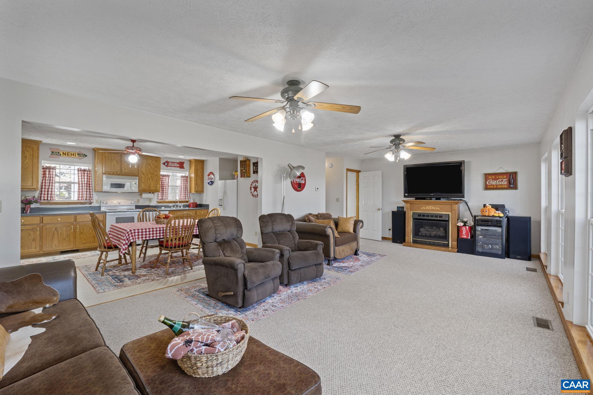 LAKE MONTICELLO - Residential