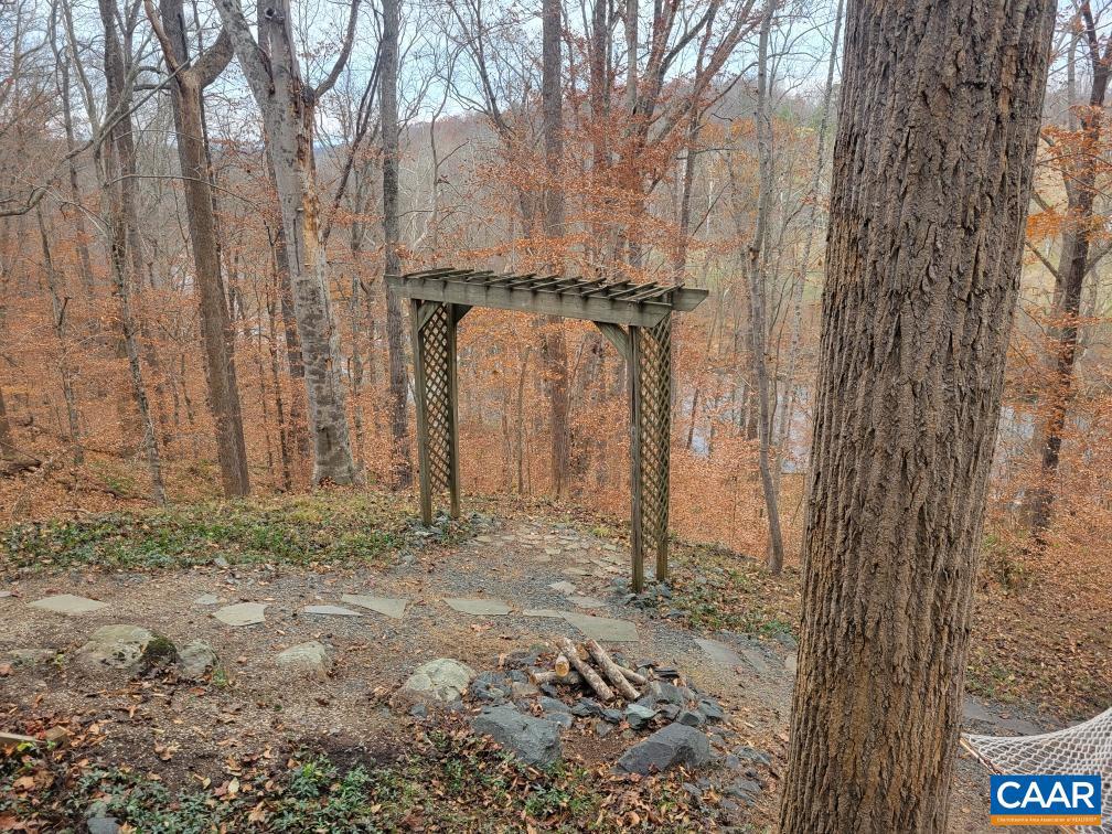 LAKE MONTICELLO - Residential