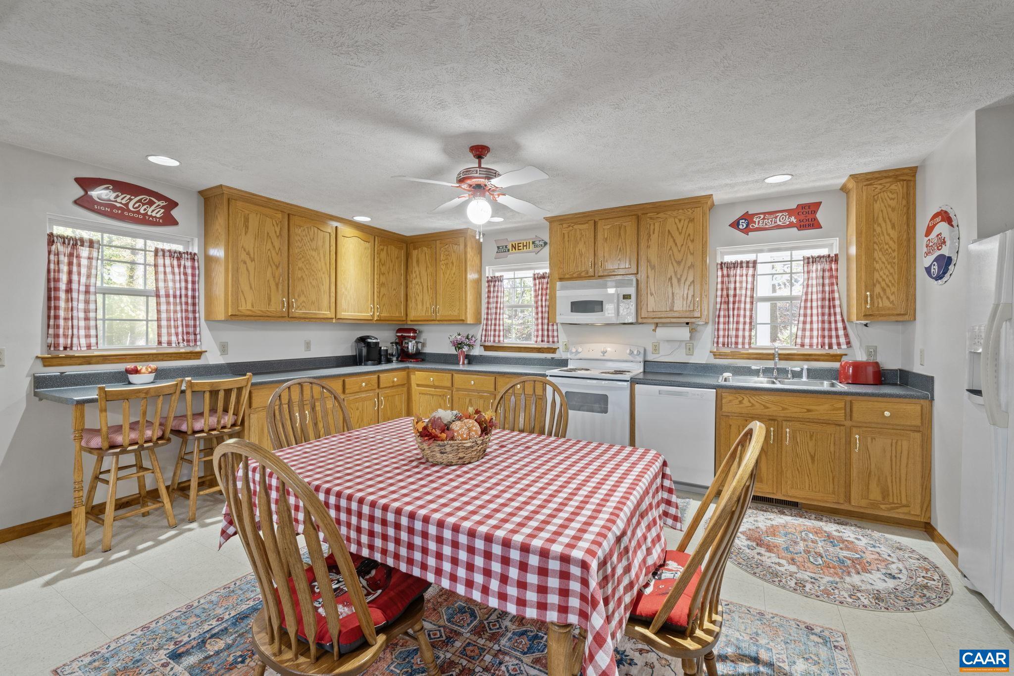 LAKE MONTICELLO - Residential