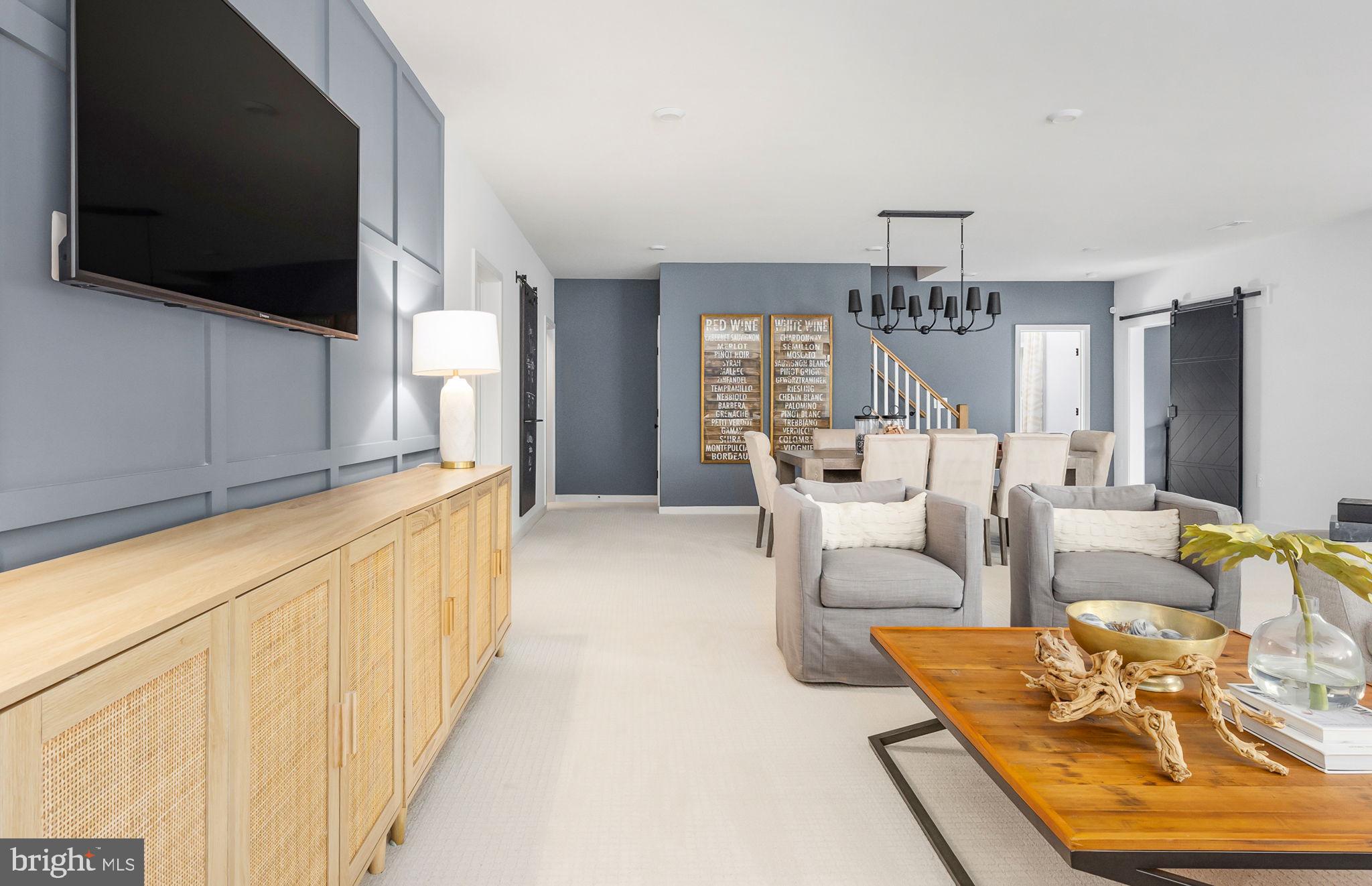 WHITEHALL - Residential