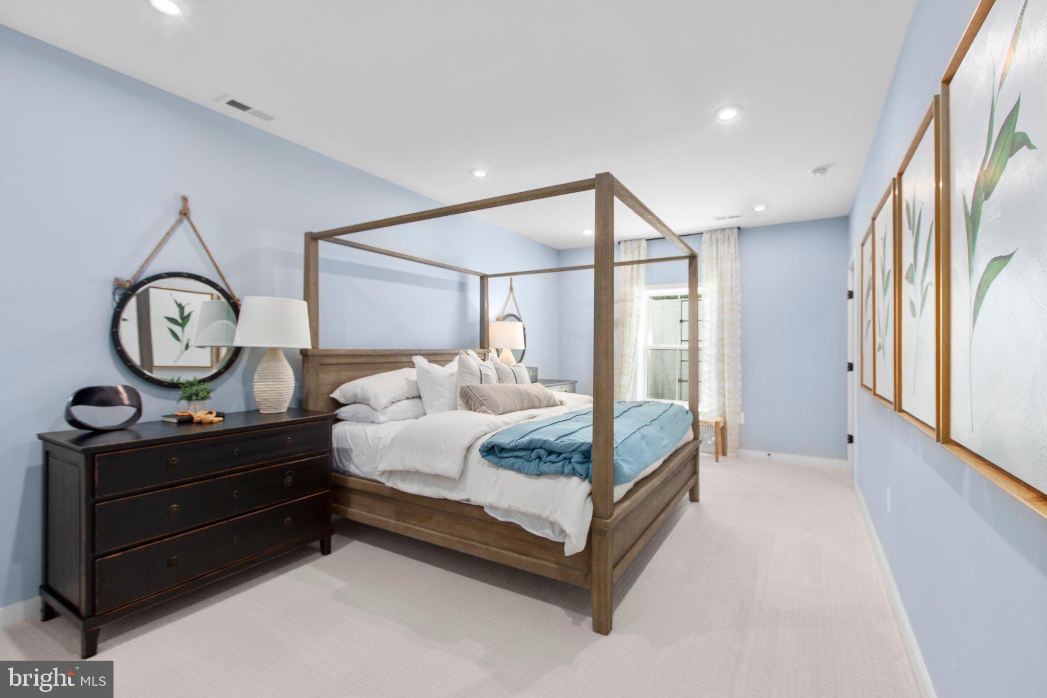 WHITEHALL - Residential