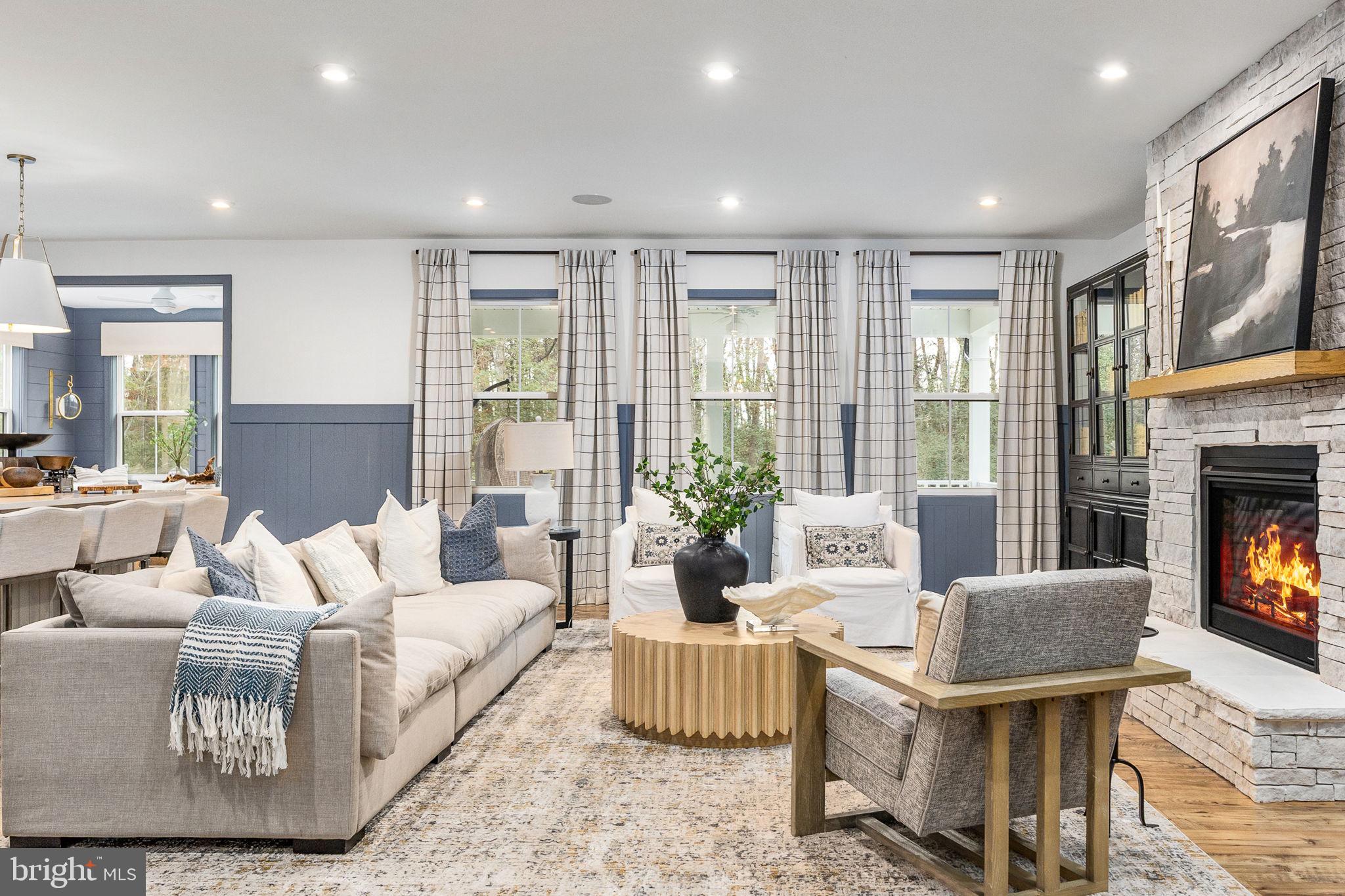 WHITEHALL - Residential