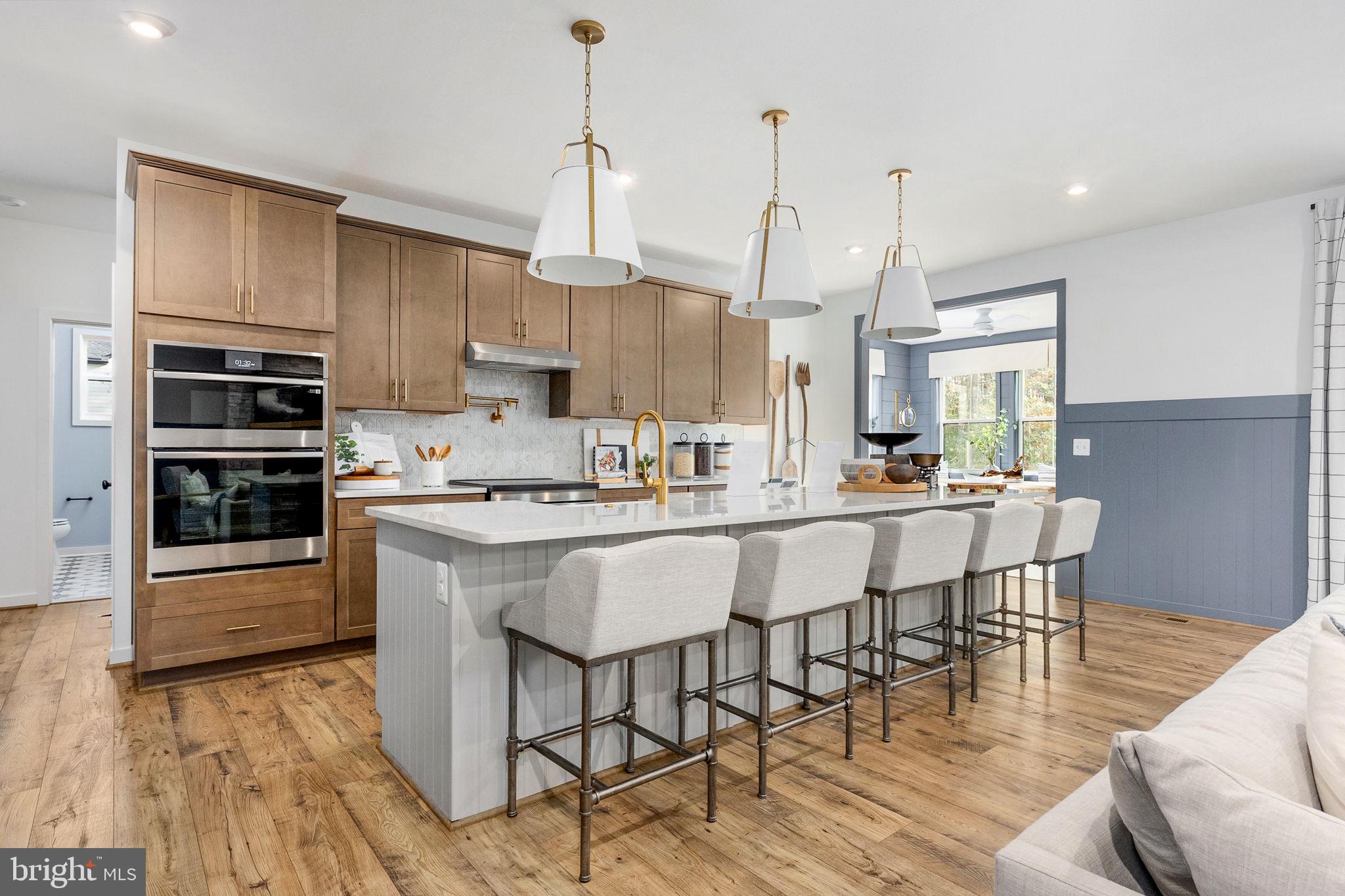 WHITEHALL - Residential