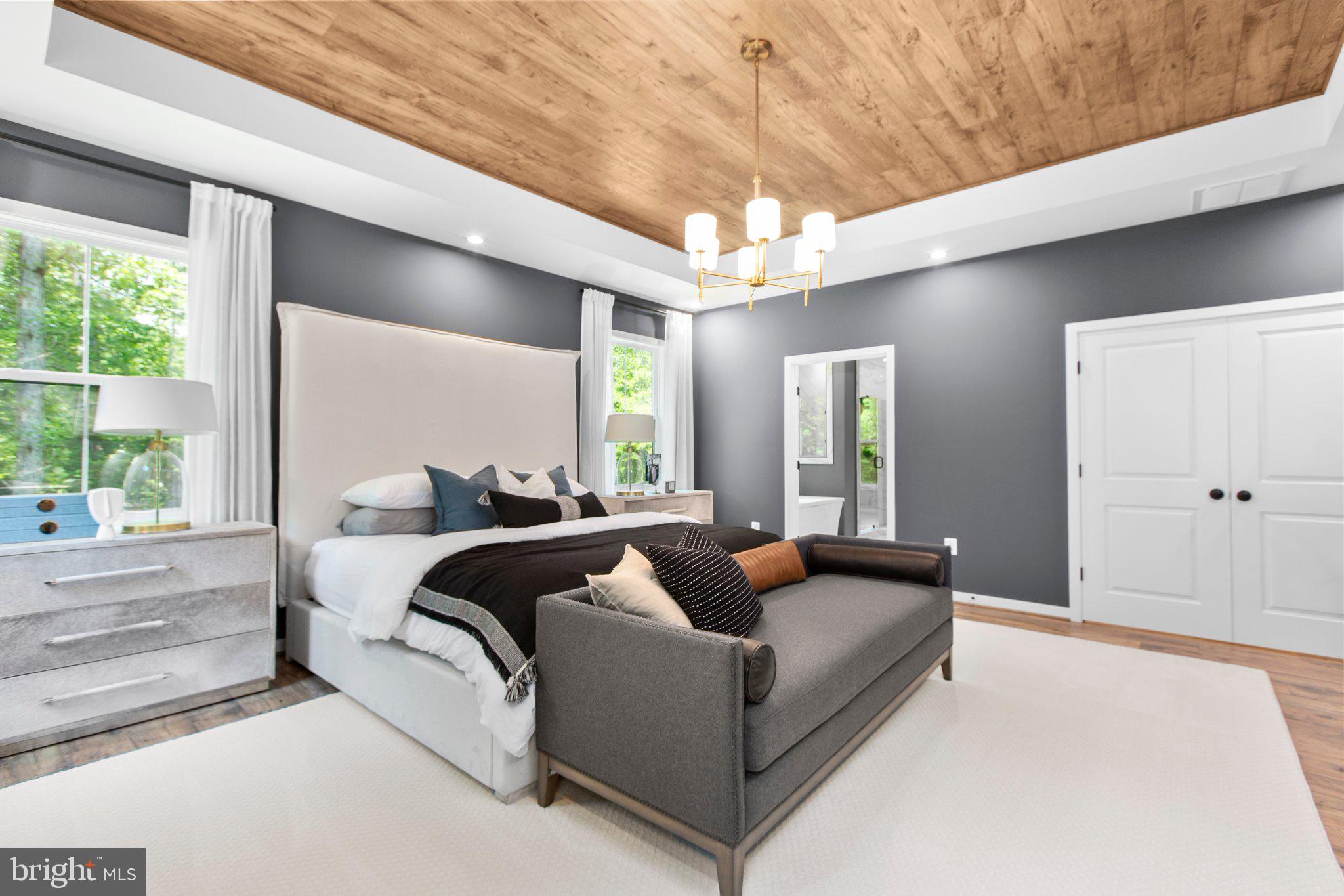 WHITEHALL - Residential
