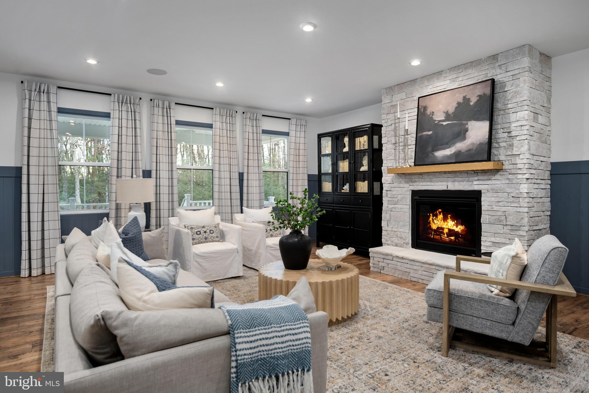 WHITEHALL - Residential