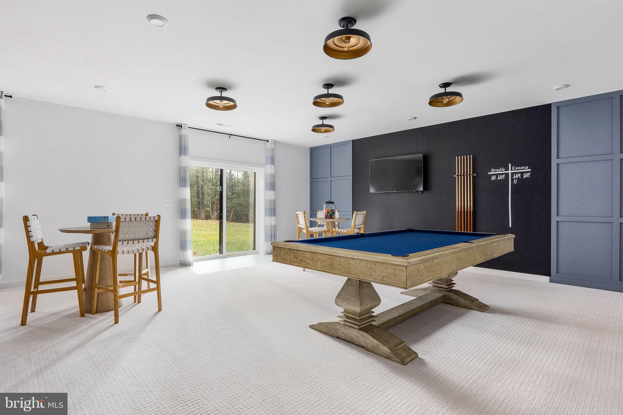 WHITEHALL - Residential