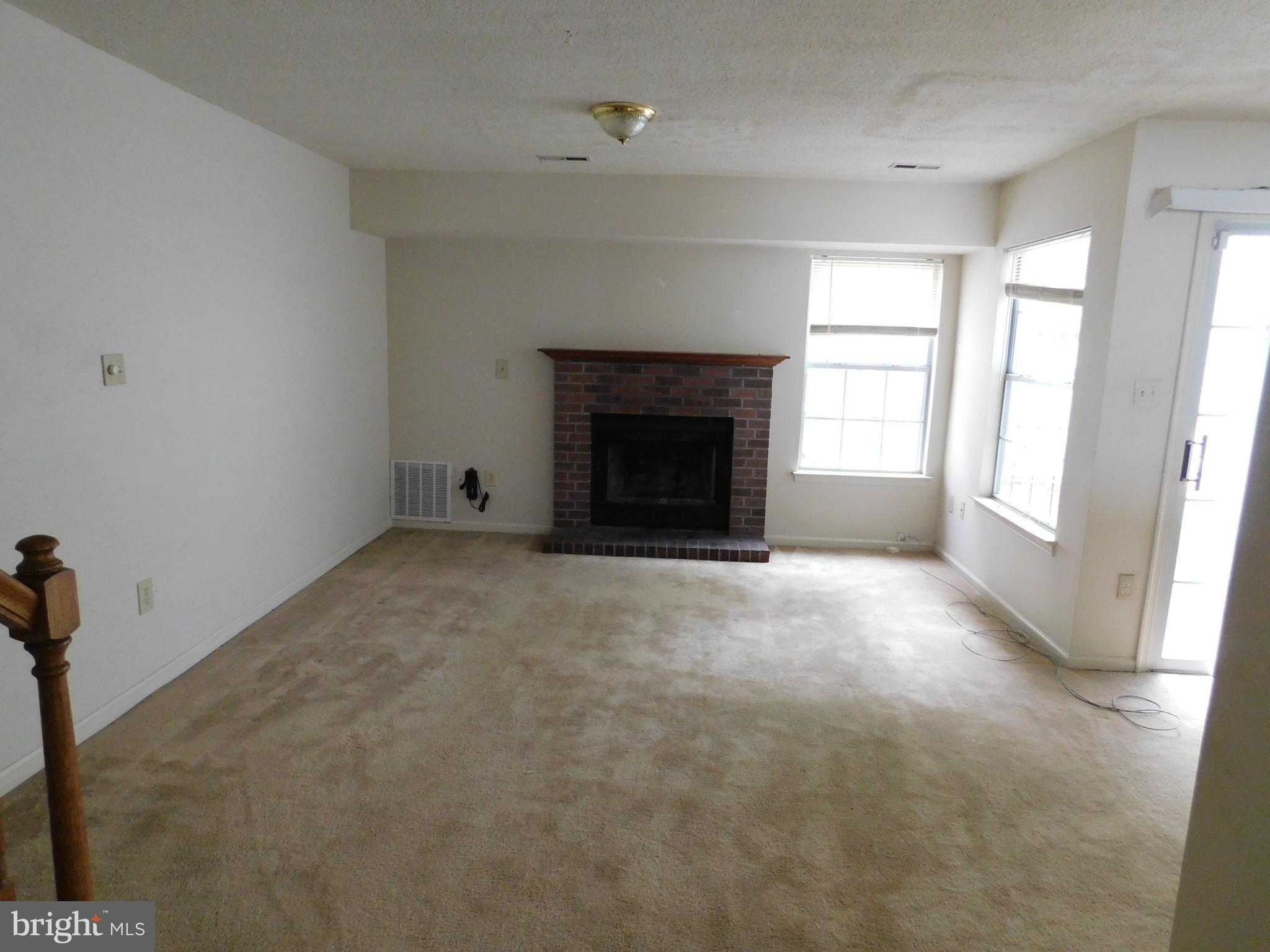 VILLAGES OF SALEM STATION - Residential Lease