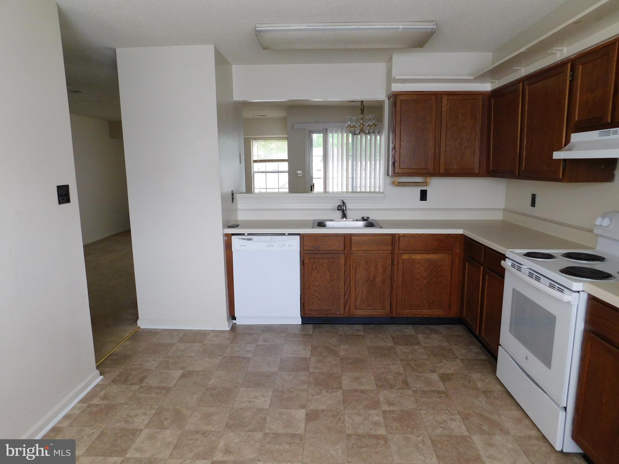 VILLAGES OF SALEM STATION - Residential Lease