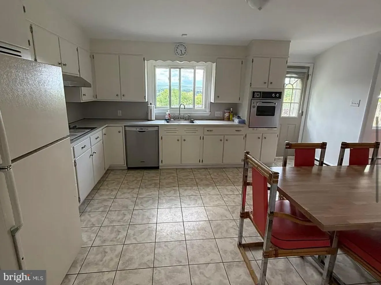 Pottsville, Pennsylvania 17901, United States, 3 Bedrooms Bedrooms, ,3 BathroomsBathrooms,Residential,Active,198421