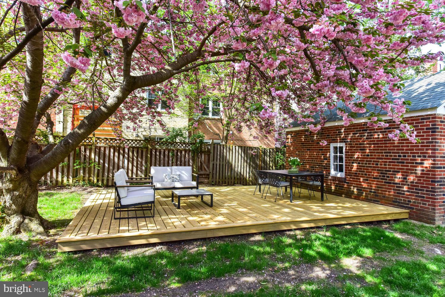 ROSEMONT - Residential