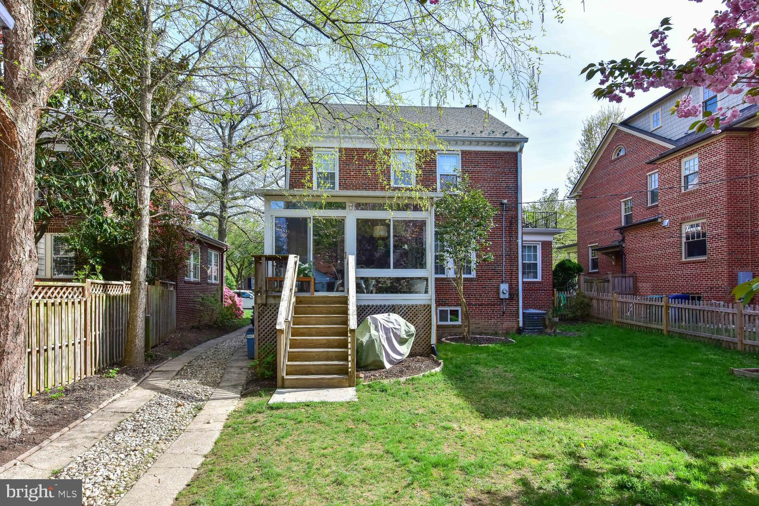 ROSEMONT - Residential