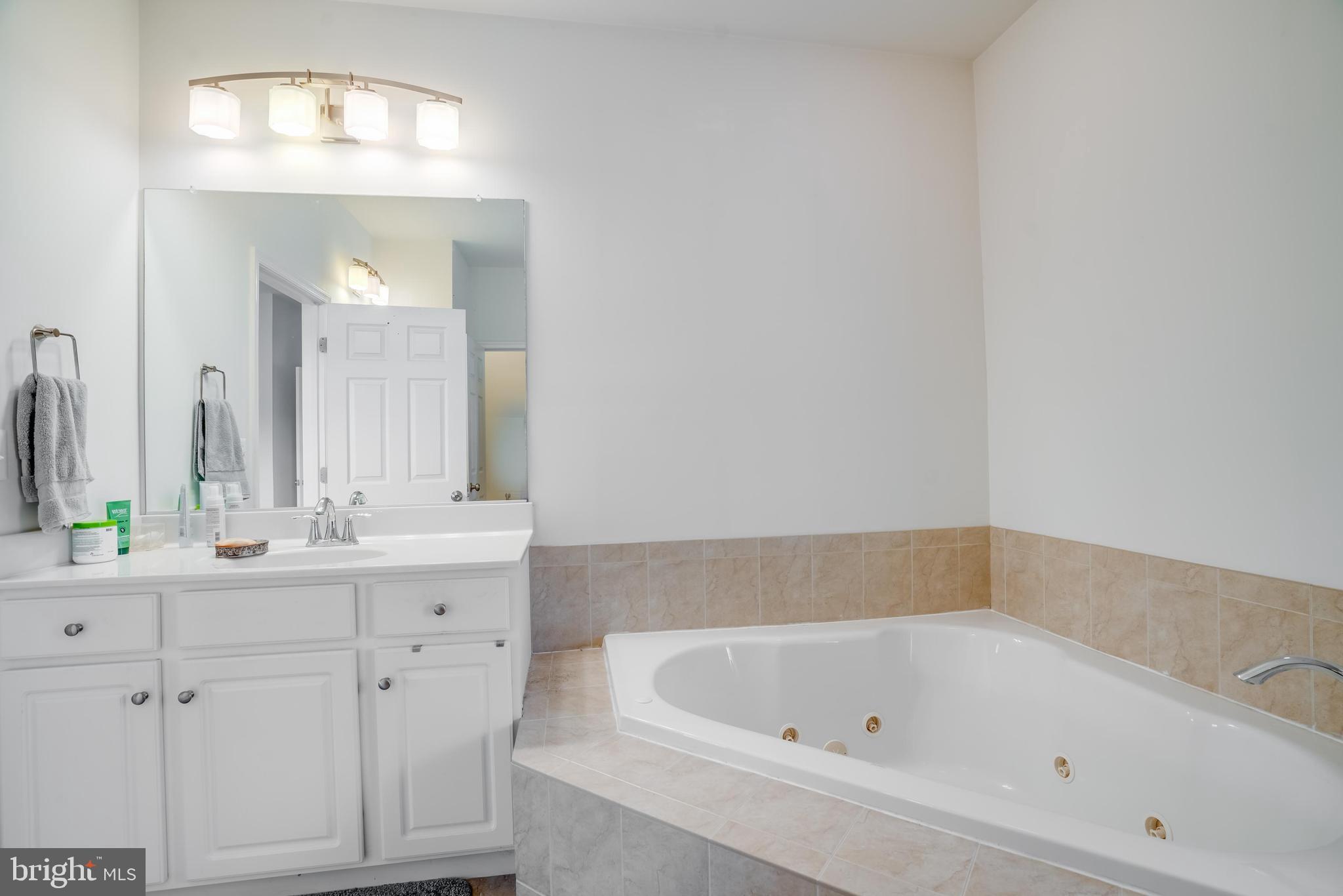 FAIRFAX HEIGHTS - Residential